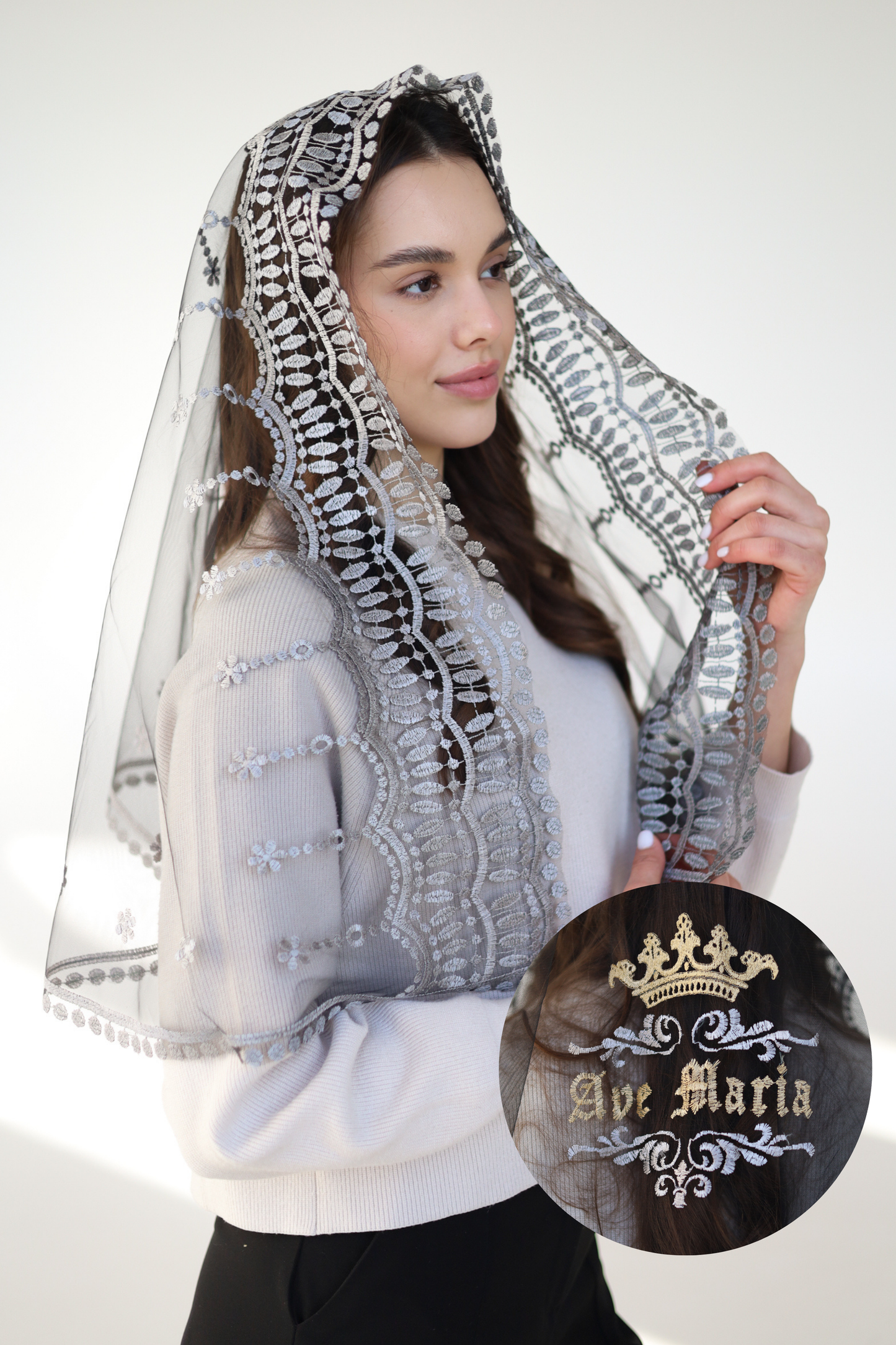 VEIL WITH AVE MARIA EMBROIDERY