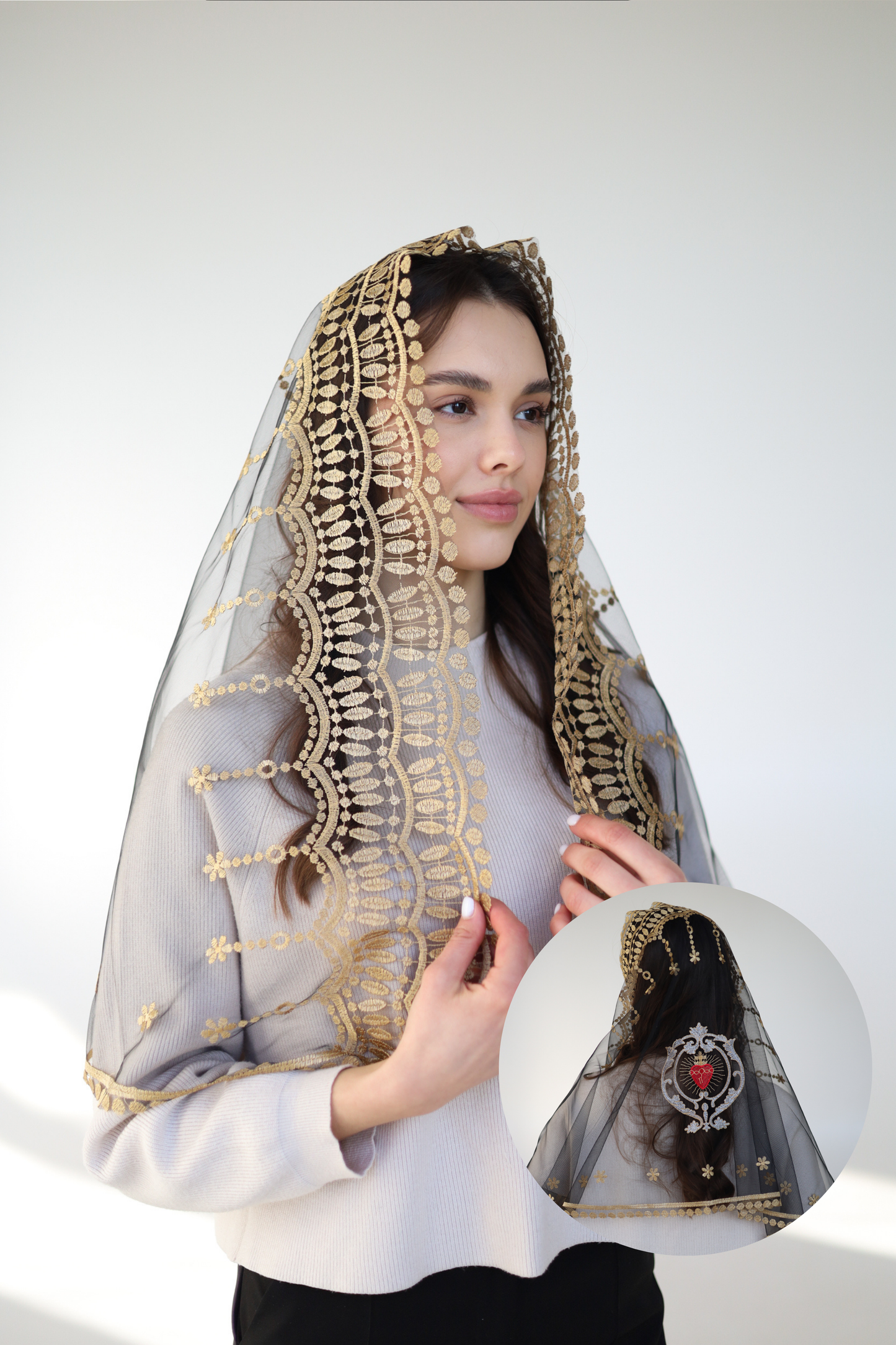 MANTILLA WITH HEART EMBROIDERY