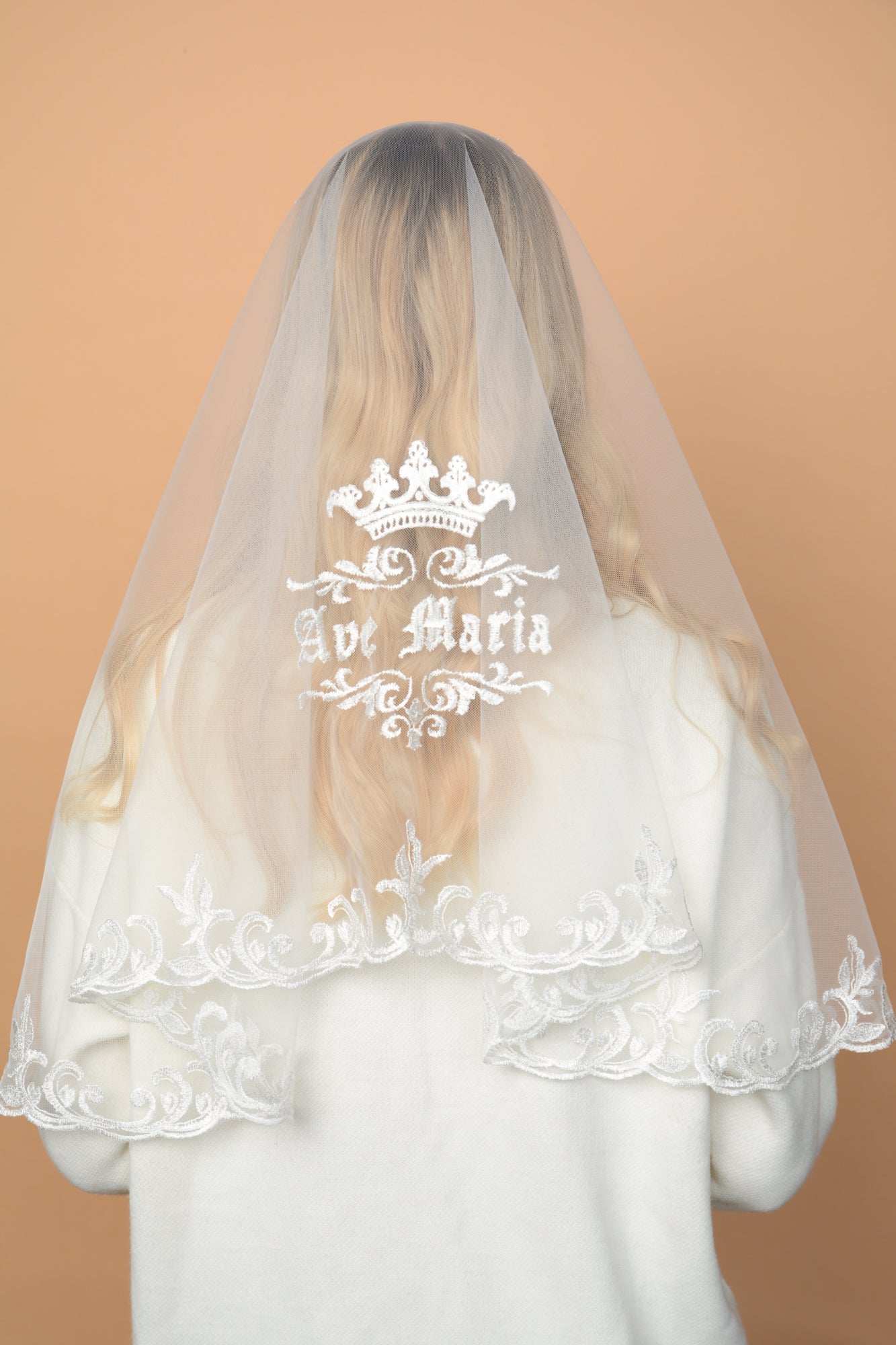 LONG IVORY MANTILLA