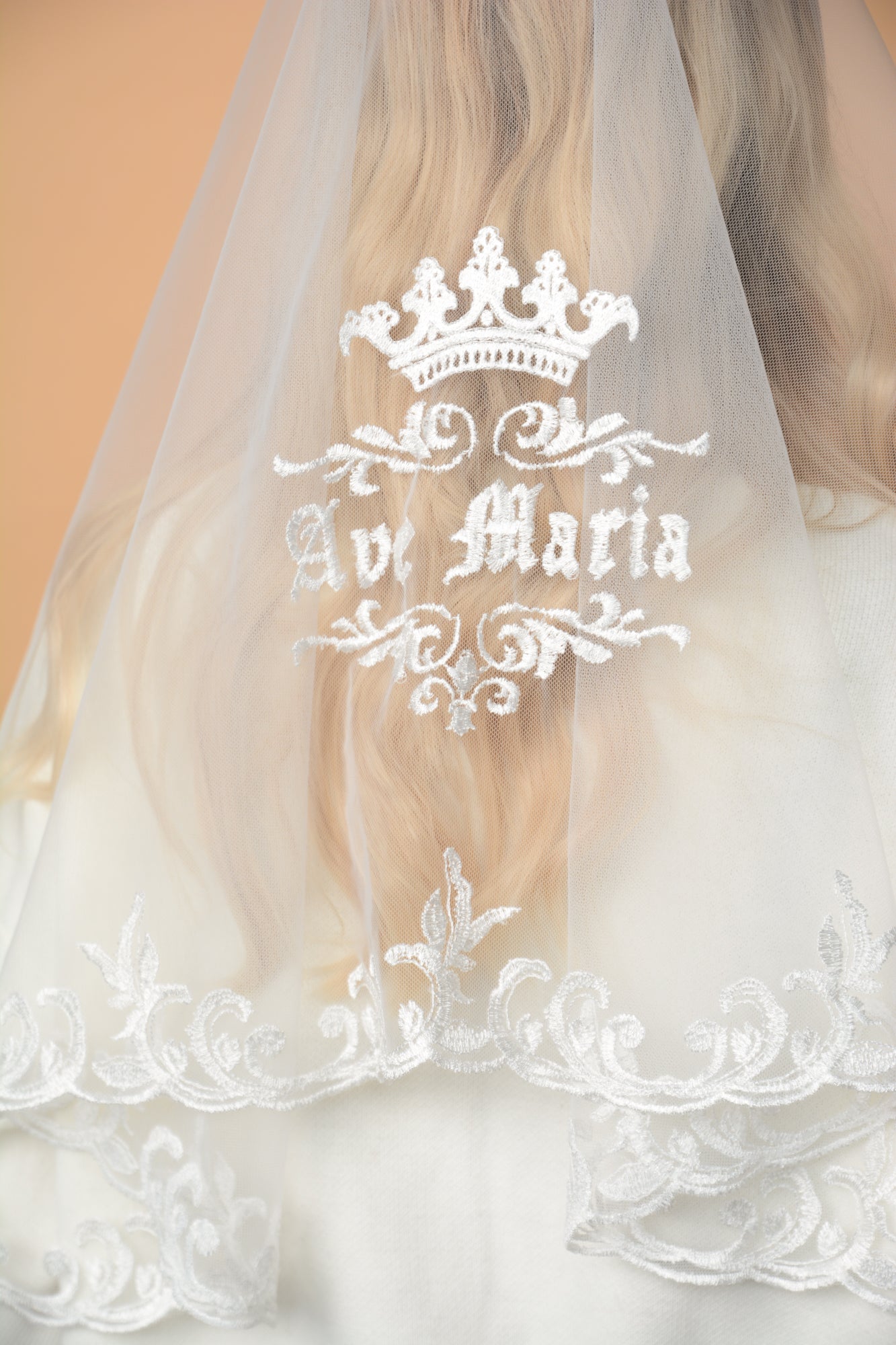 LONG IVORY MANTILLA