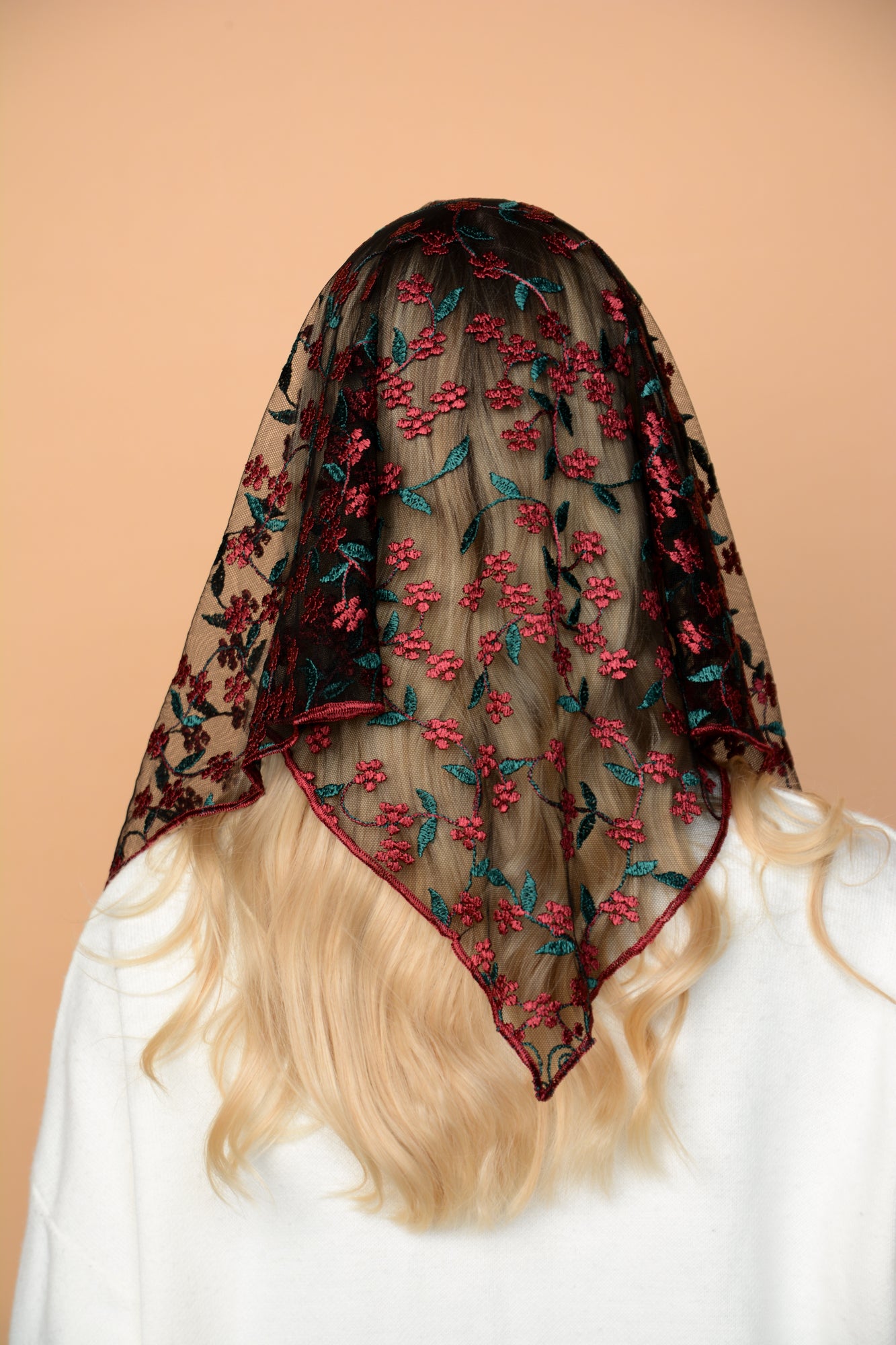 TRIANGLE FLORAL VEIL