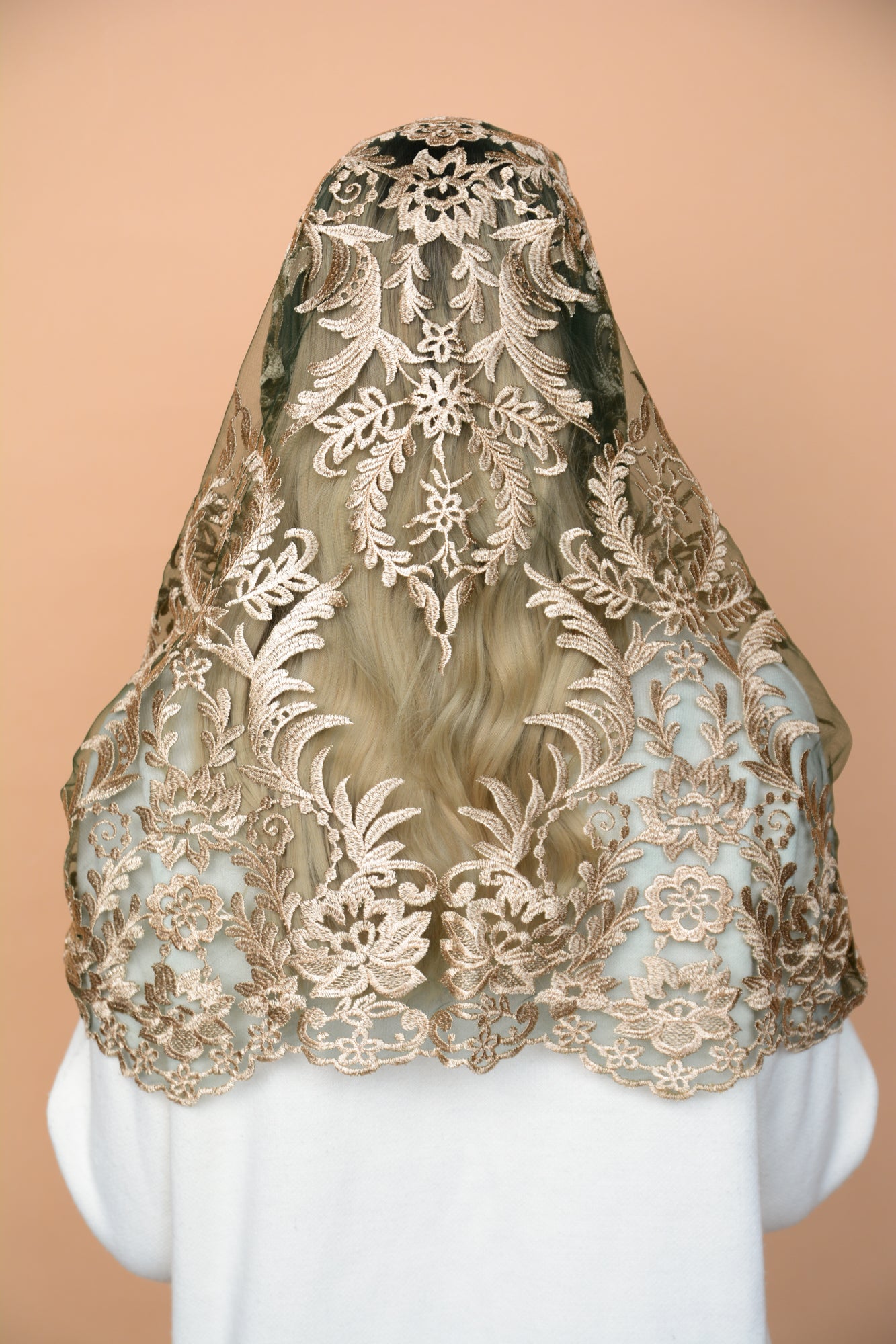 GOLD & GREEN MANTILLA