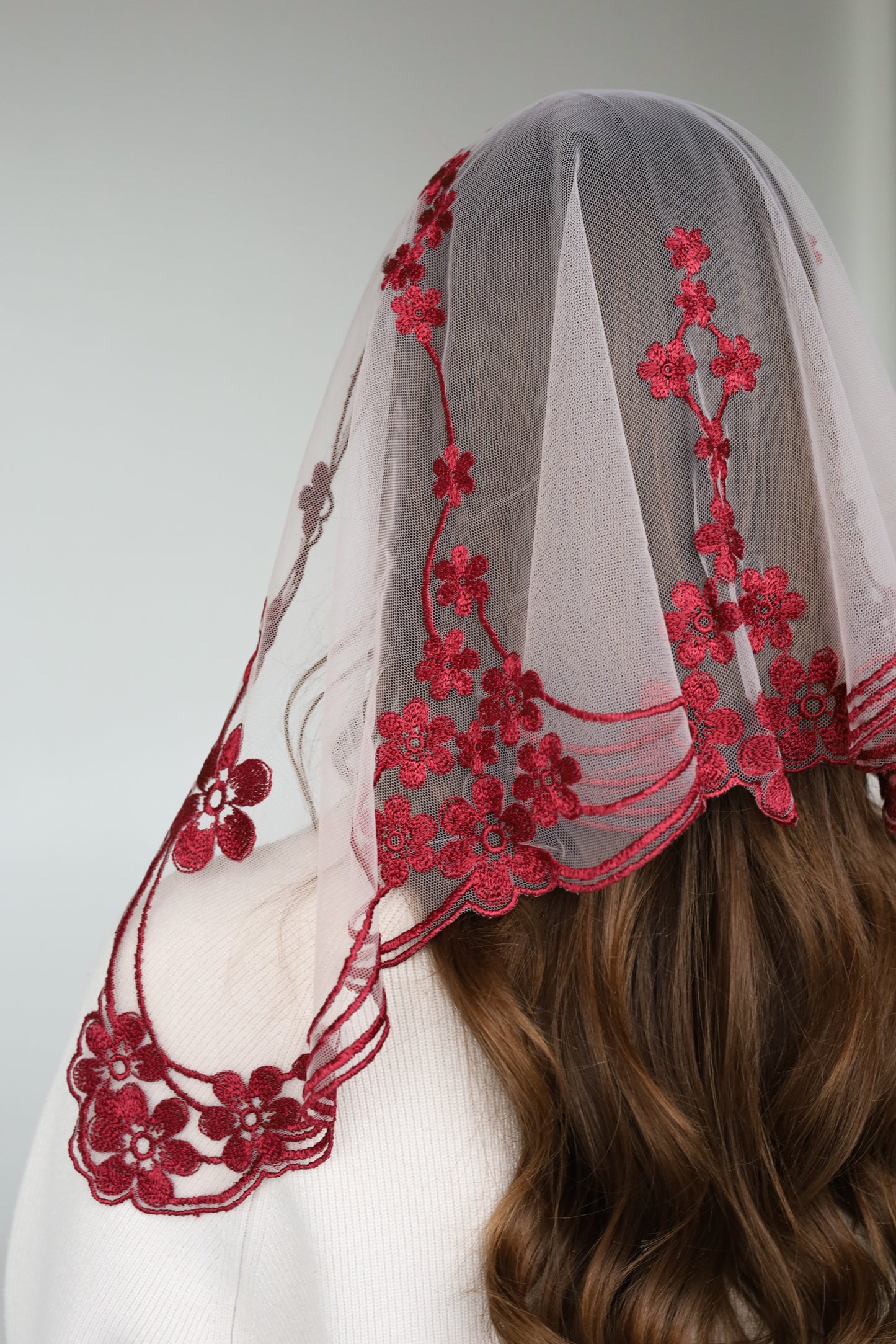 SHORT BURGUNDY VEIL