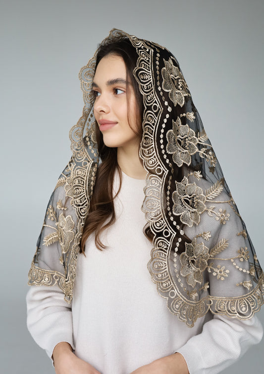 LONG GOLD MANTILLA