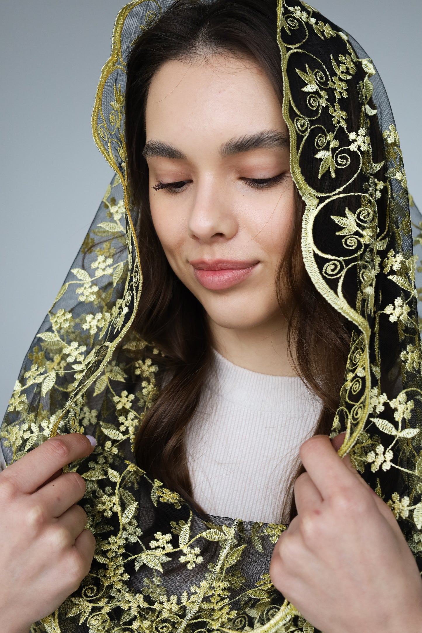 YELLOW INFINITY MANTILLA