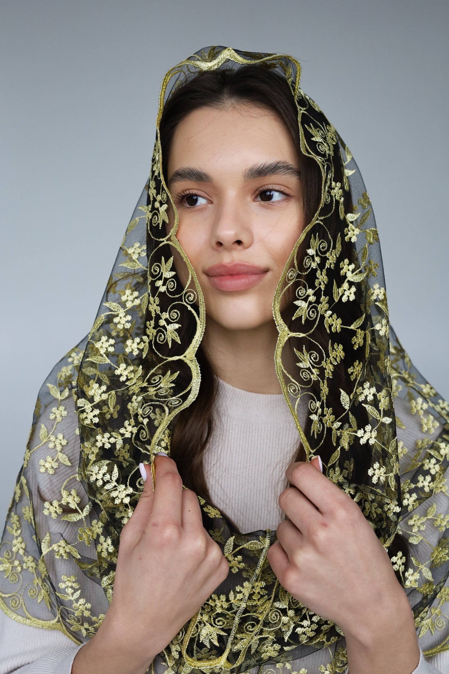 YELLOW INFINITY MANTILLA