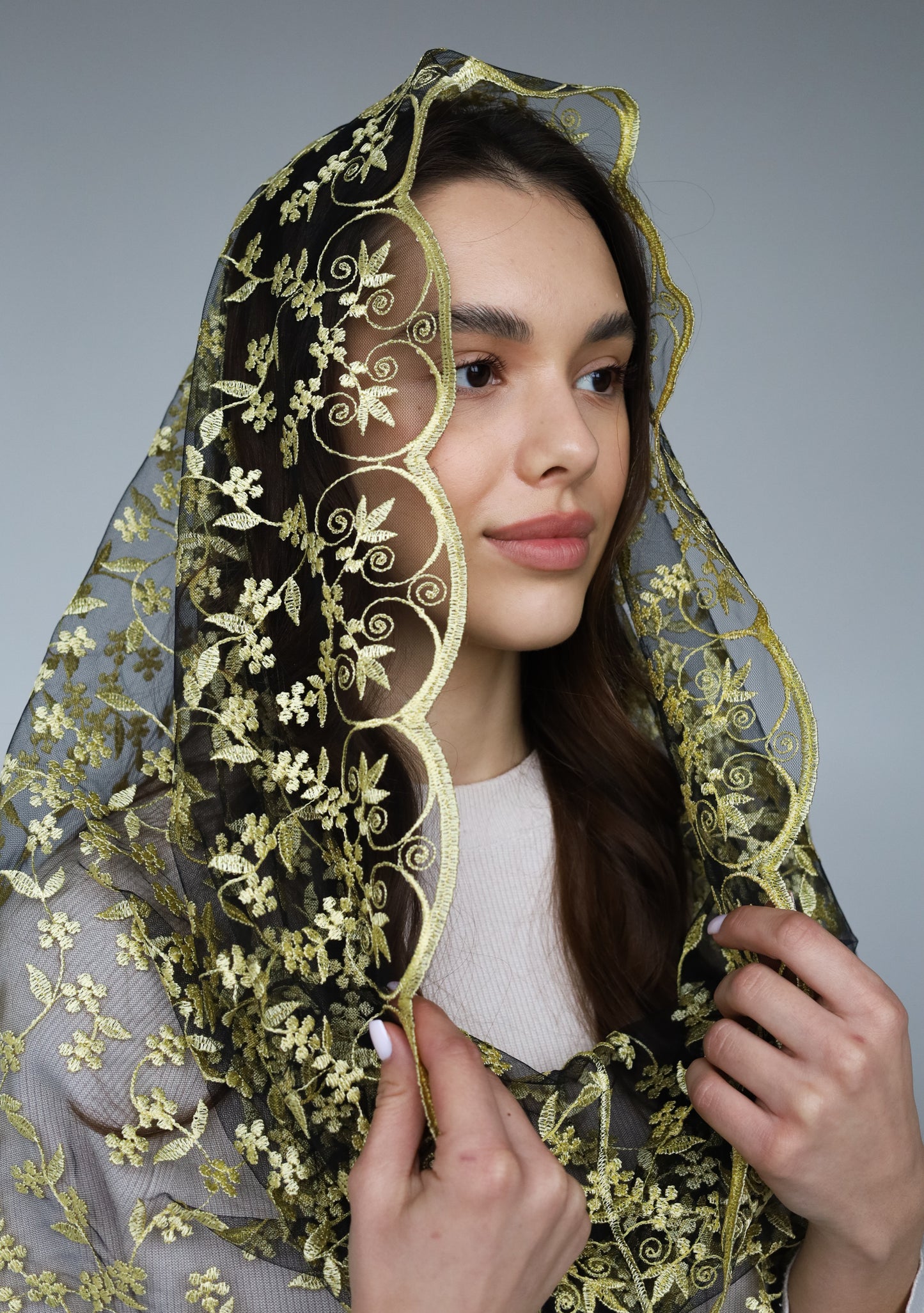 YELLOW INFINITY MANTILLA