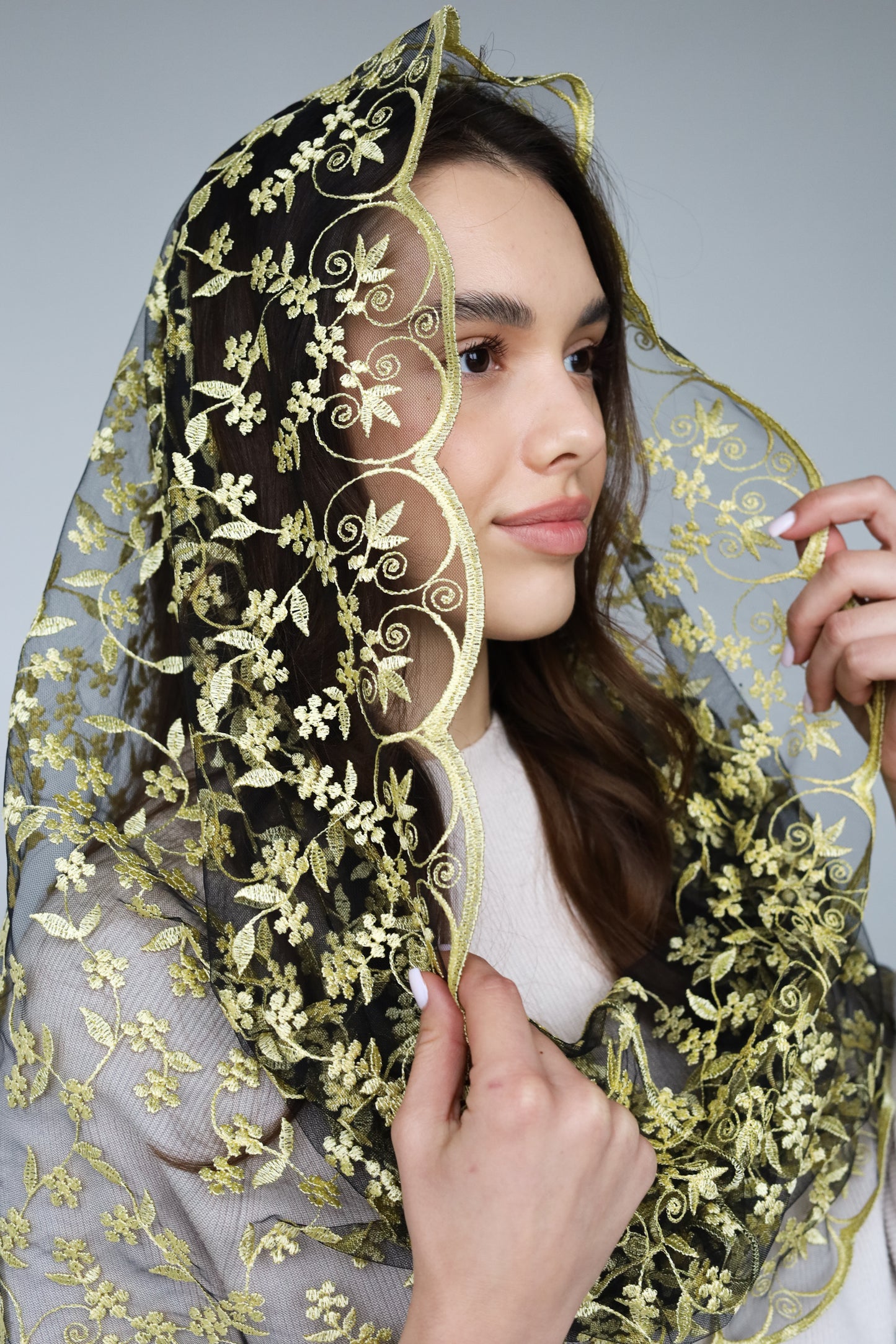 YELLOW INFINITY MANTILLA