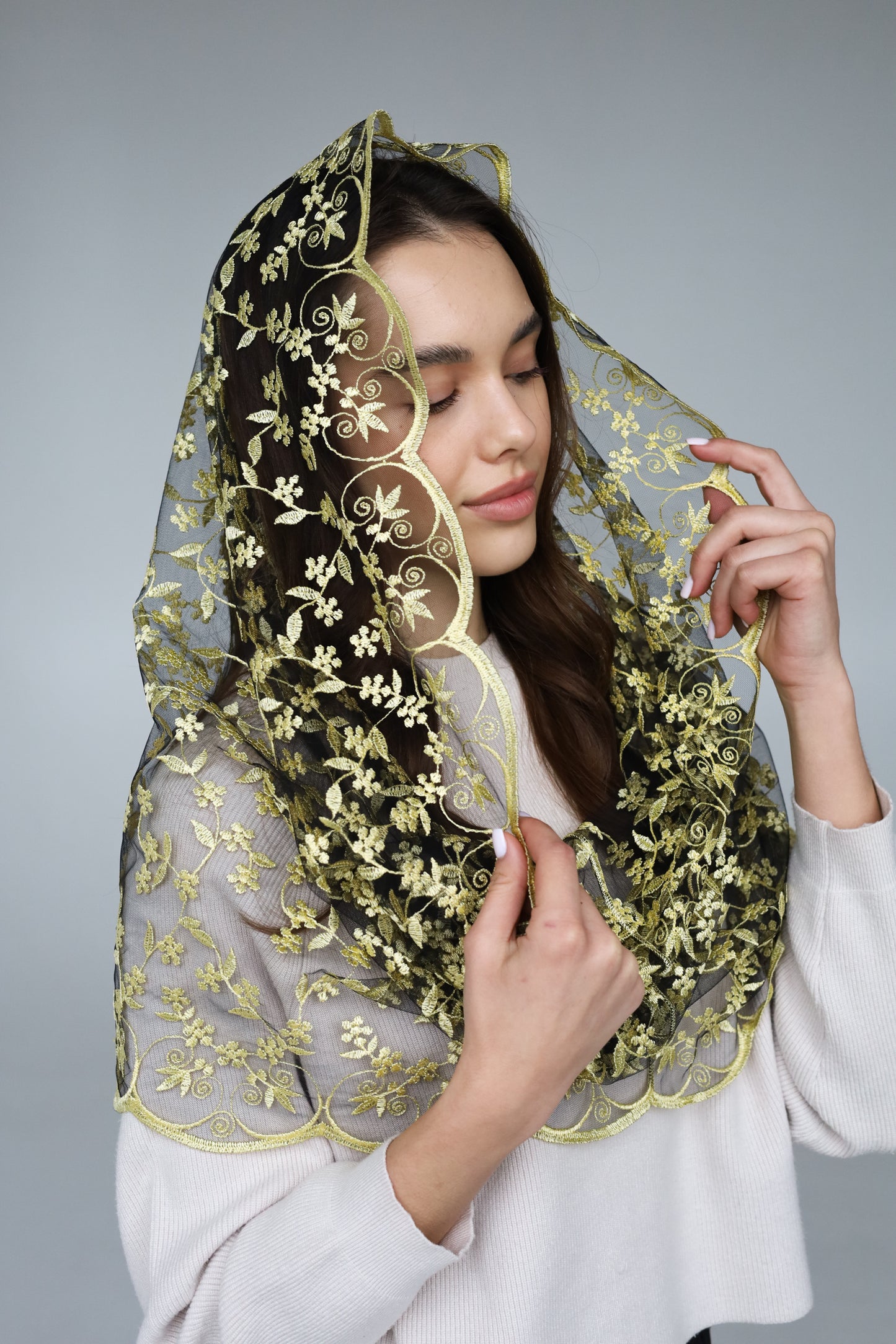 YELLOW INFINITY MANTILLA