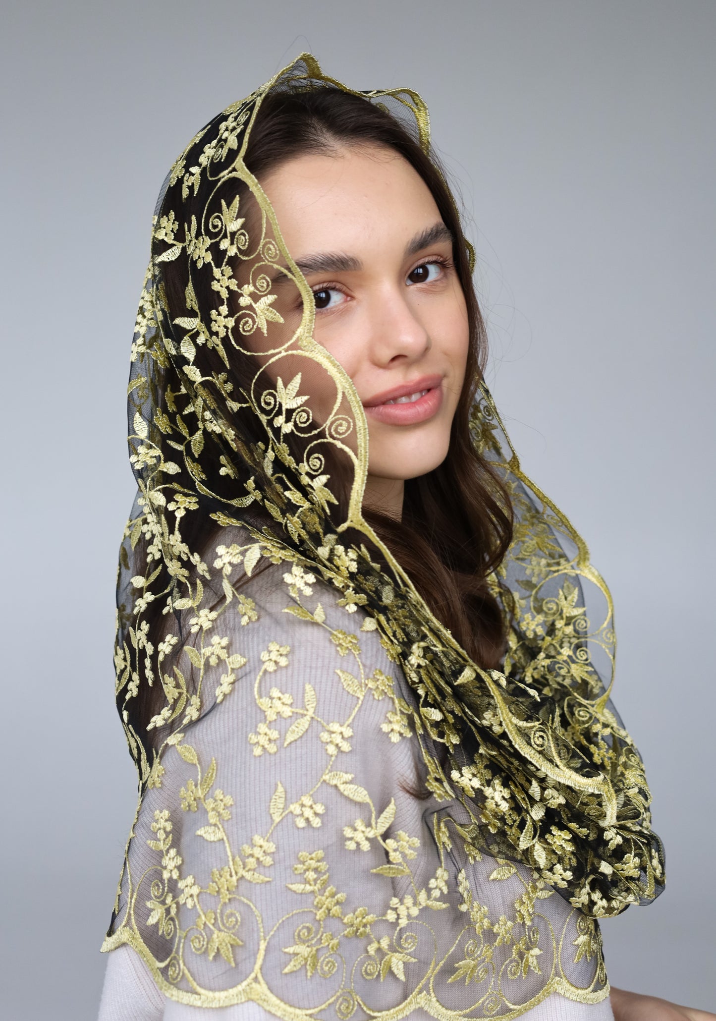 YELLOW INFINITY MANTILLA