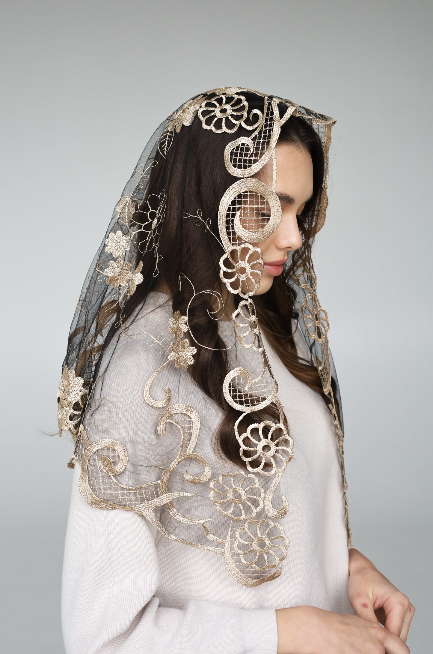 GOLD LONG FLORAL VEIL