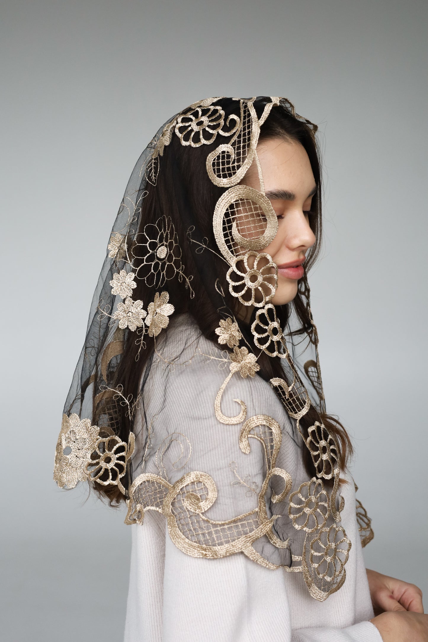 GOLD LONG FLORAL VEIL