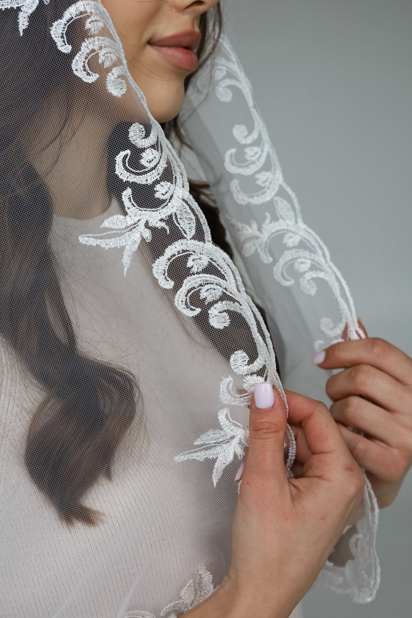 LONG IVORY MANTILLA WITH EMBROIDERY