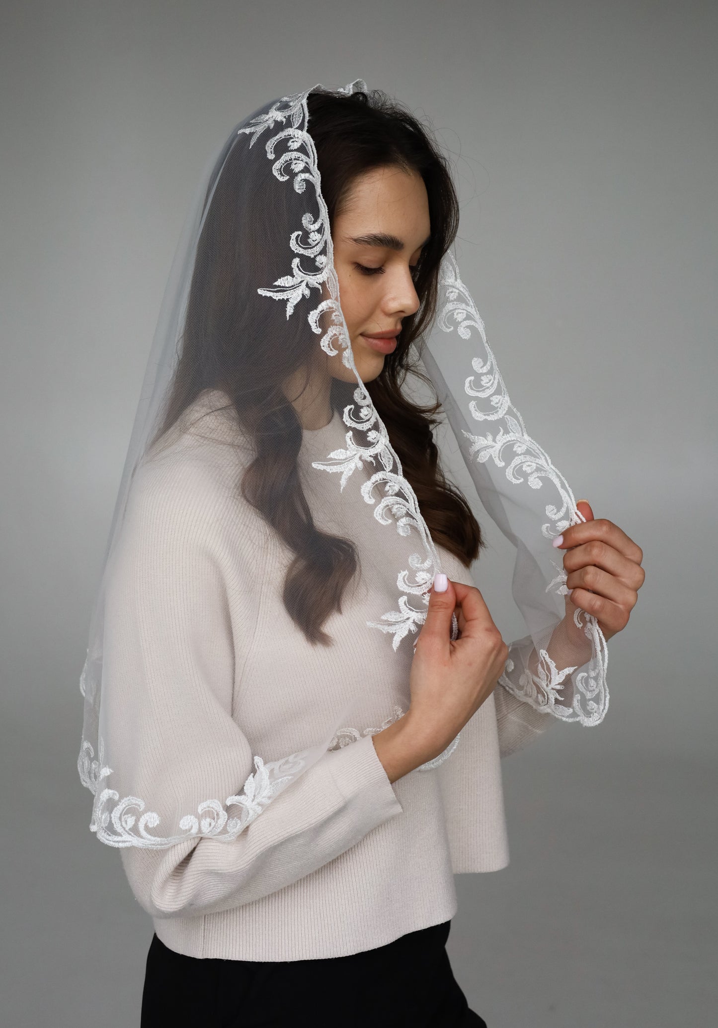 LONG IVORY MANTILLA WITH EMBROIDERY