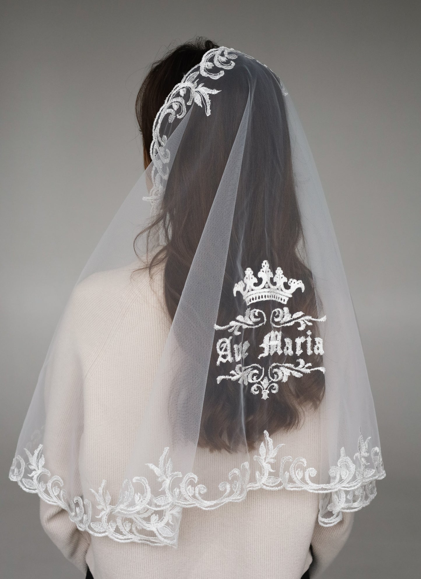 LONG IVORY MANTILLA WITH EMBROIDERY