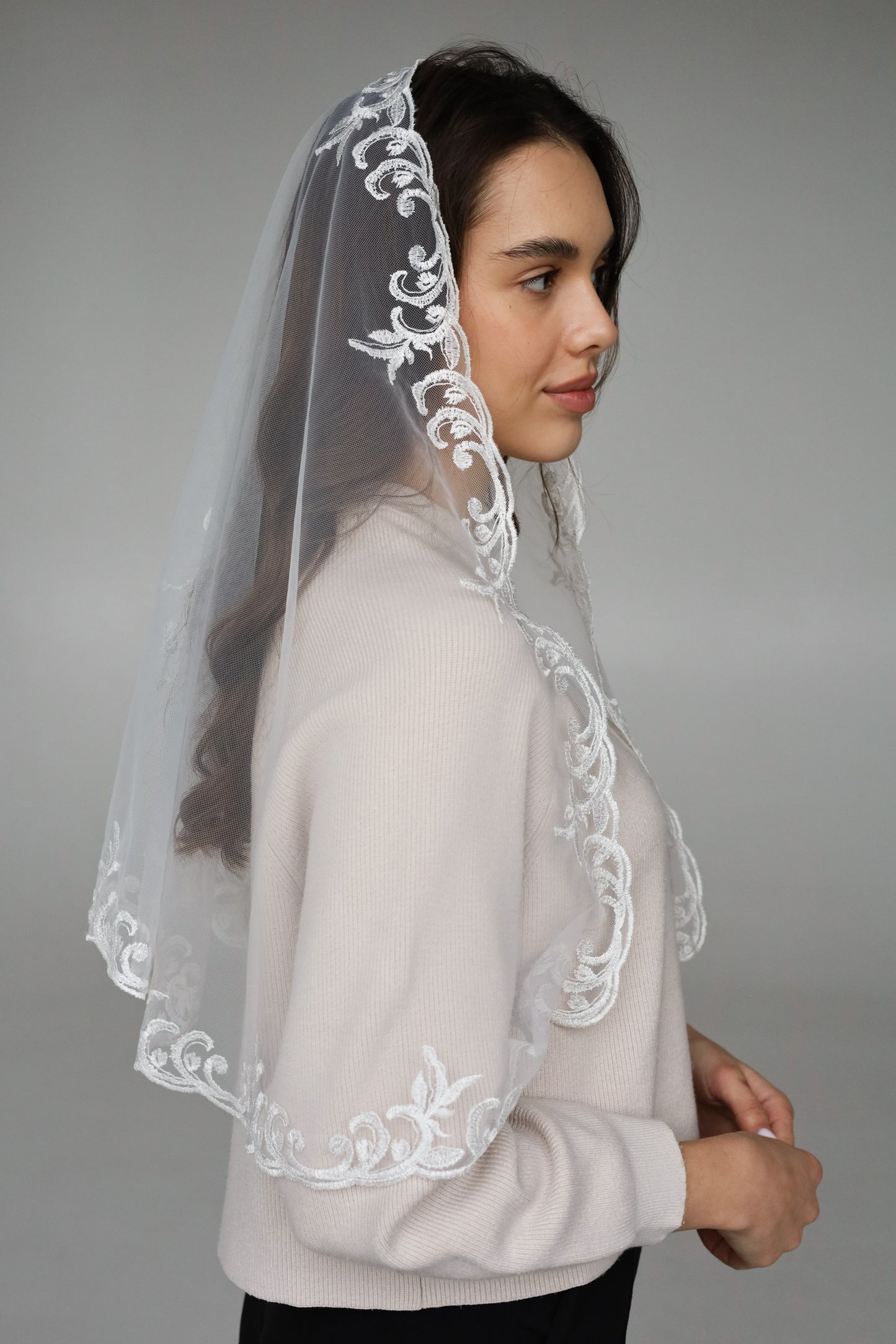 LONG IVORY MANTILLA WITH EMBROIDERY