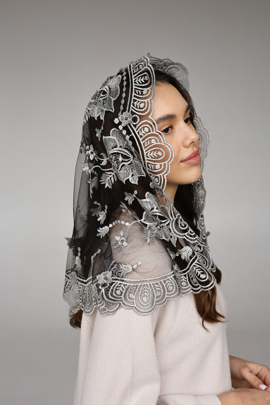 SHORT GREY 3D VEIL