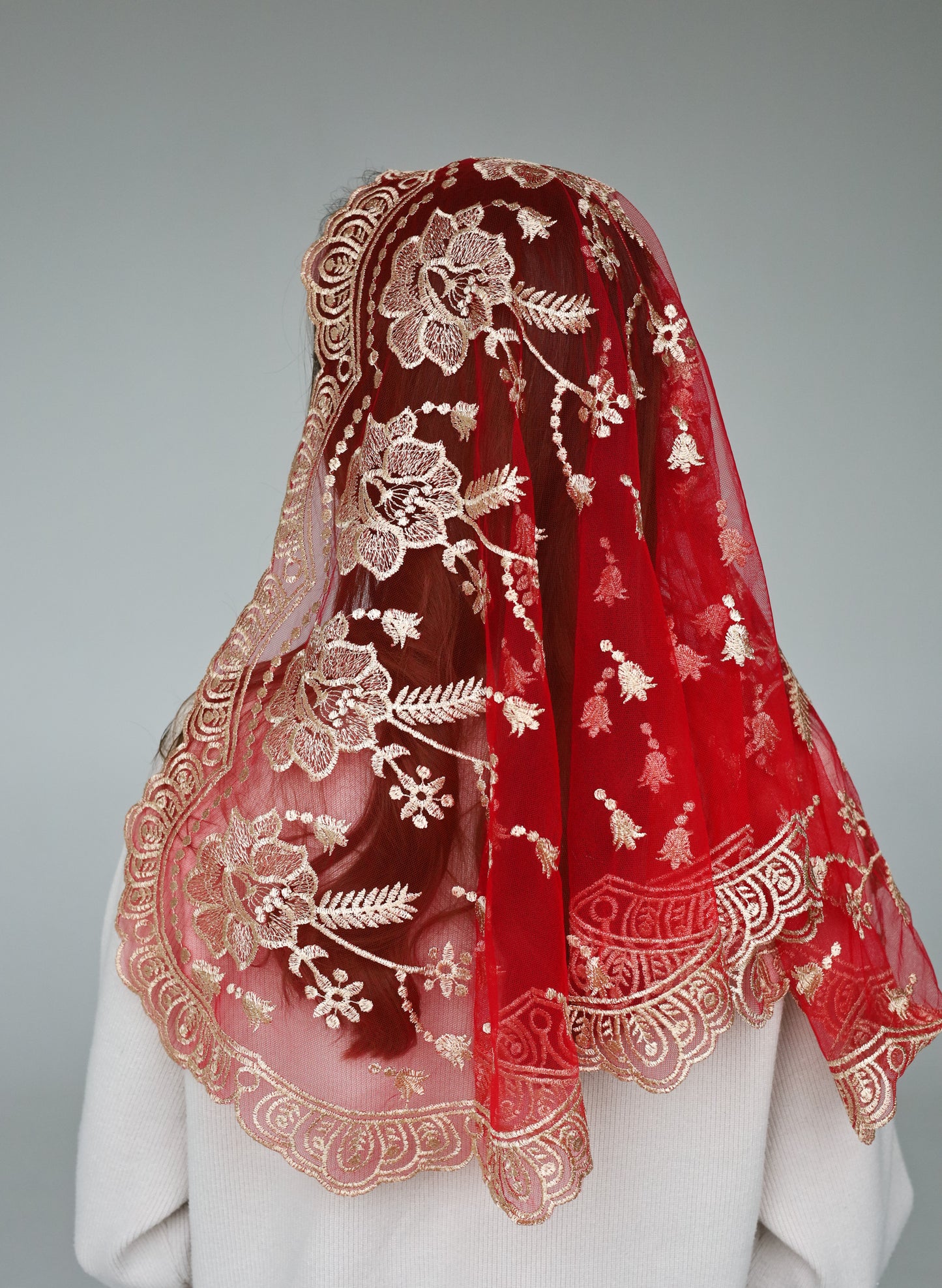 RED & GOLD MANTILLA