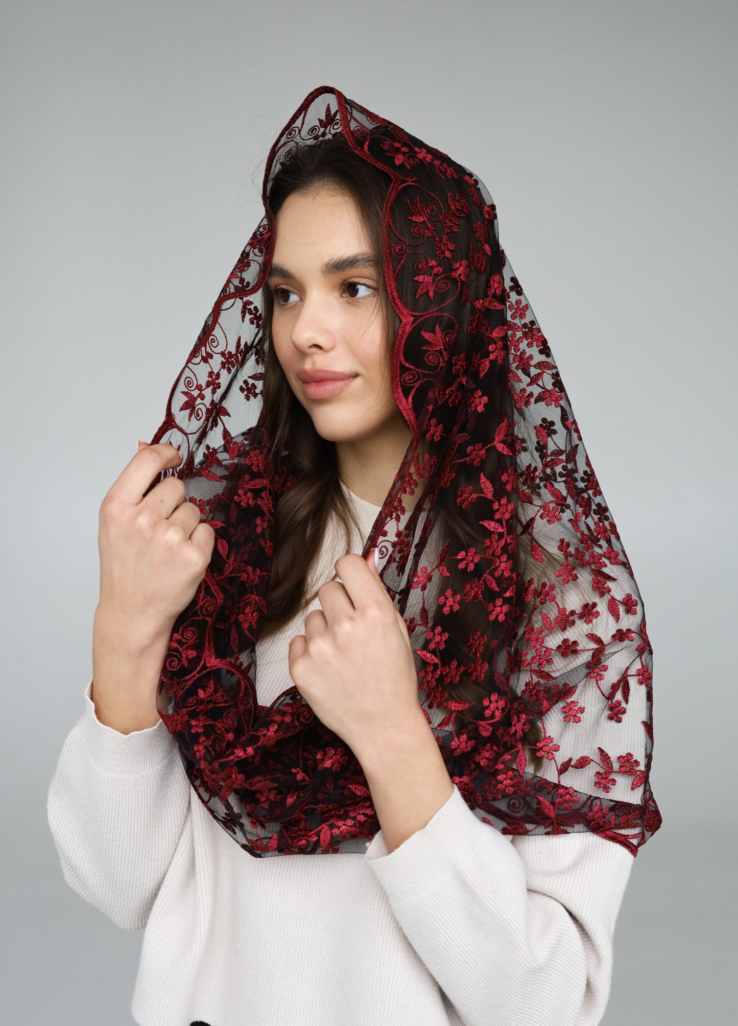 INFINITY RED MANTILLA