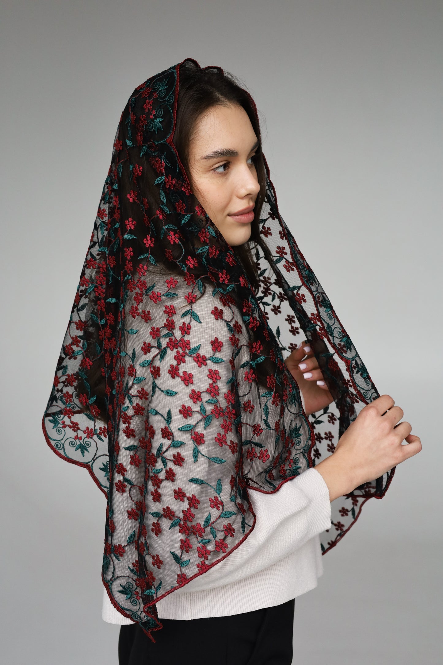 LONG RED & GREEN VEIL