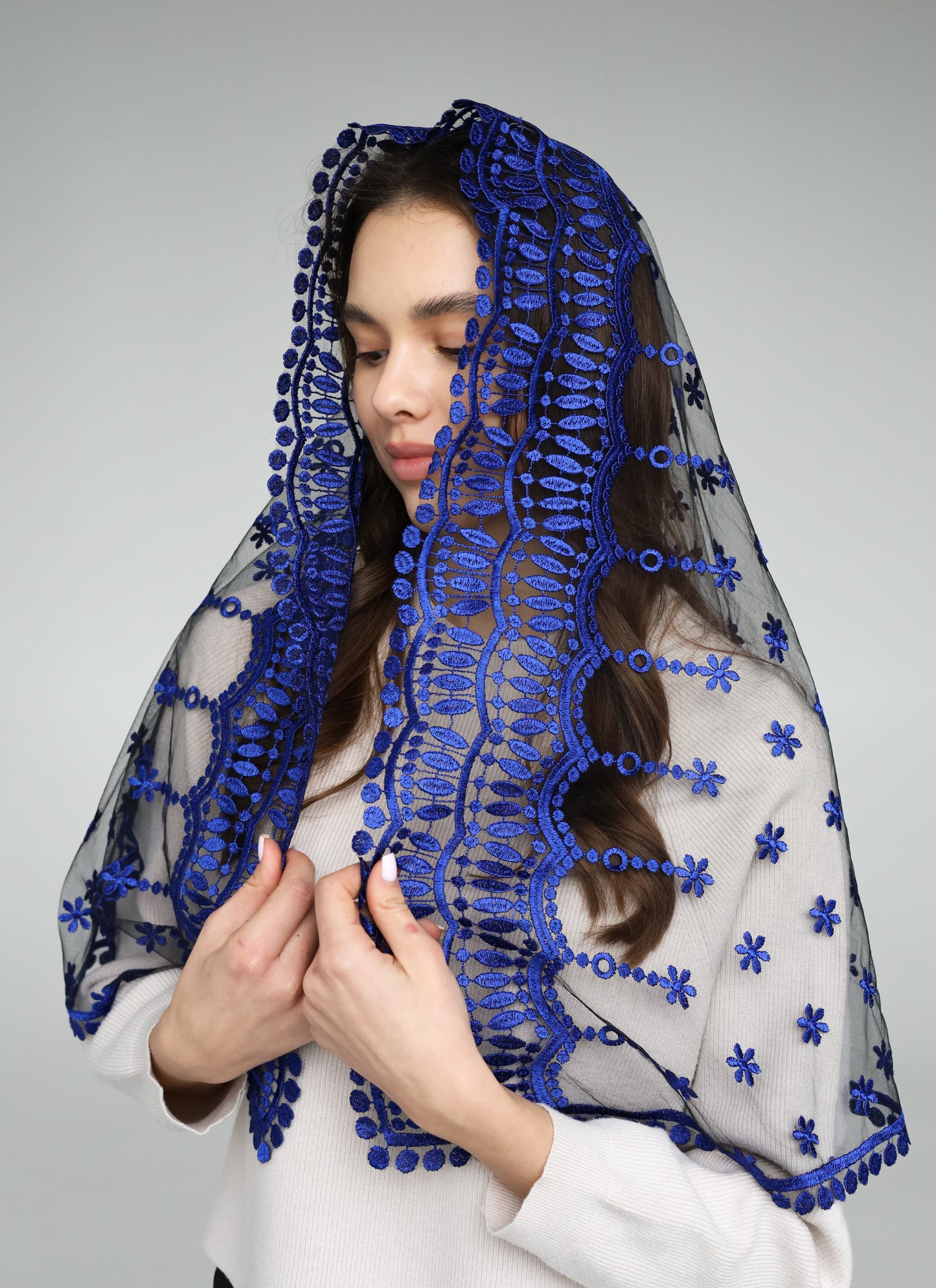 LONG ROYAL BLUE VEIL