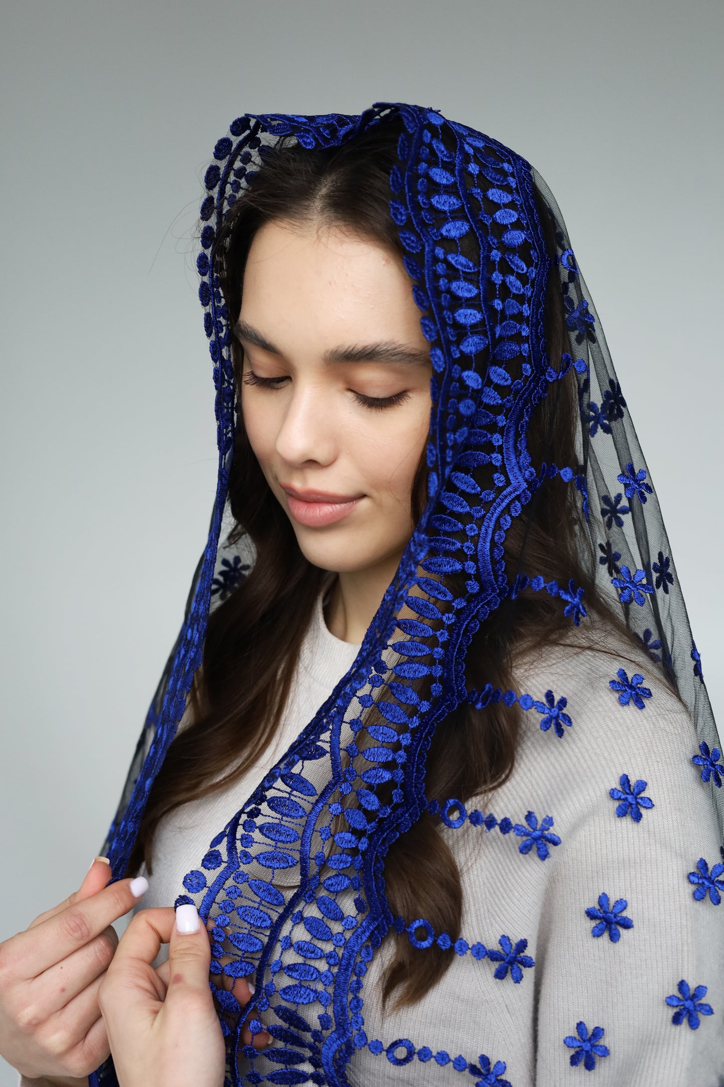 LONG ROYAL BLUE VEIL