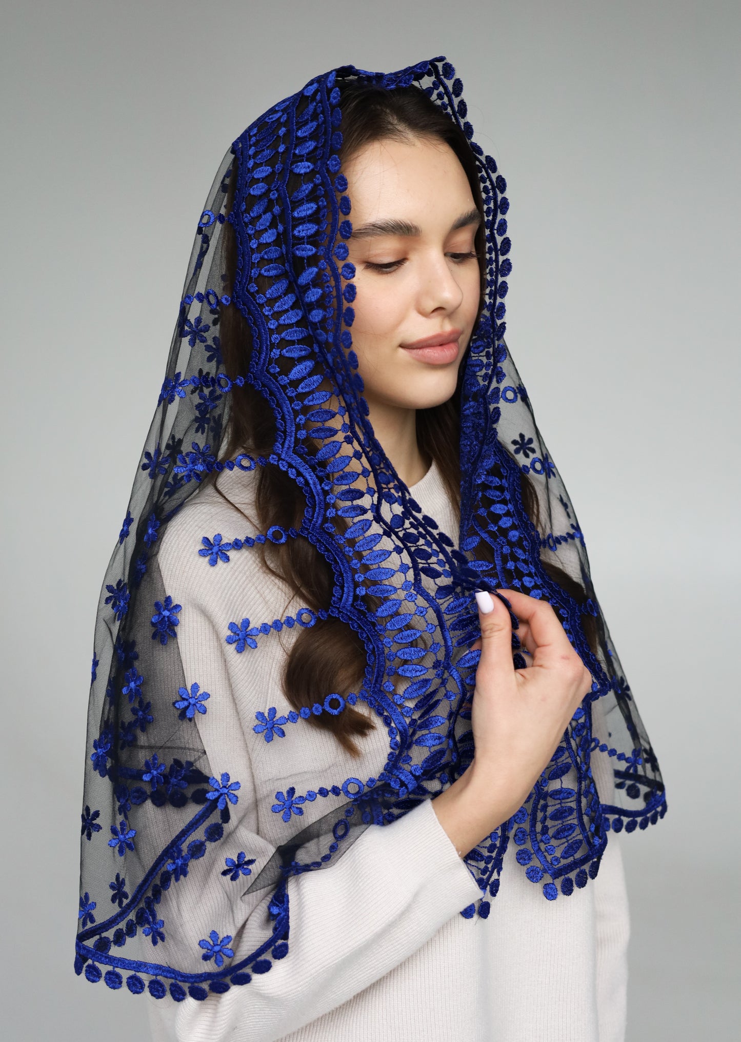 LONG ROYAL BLUE VEIL