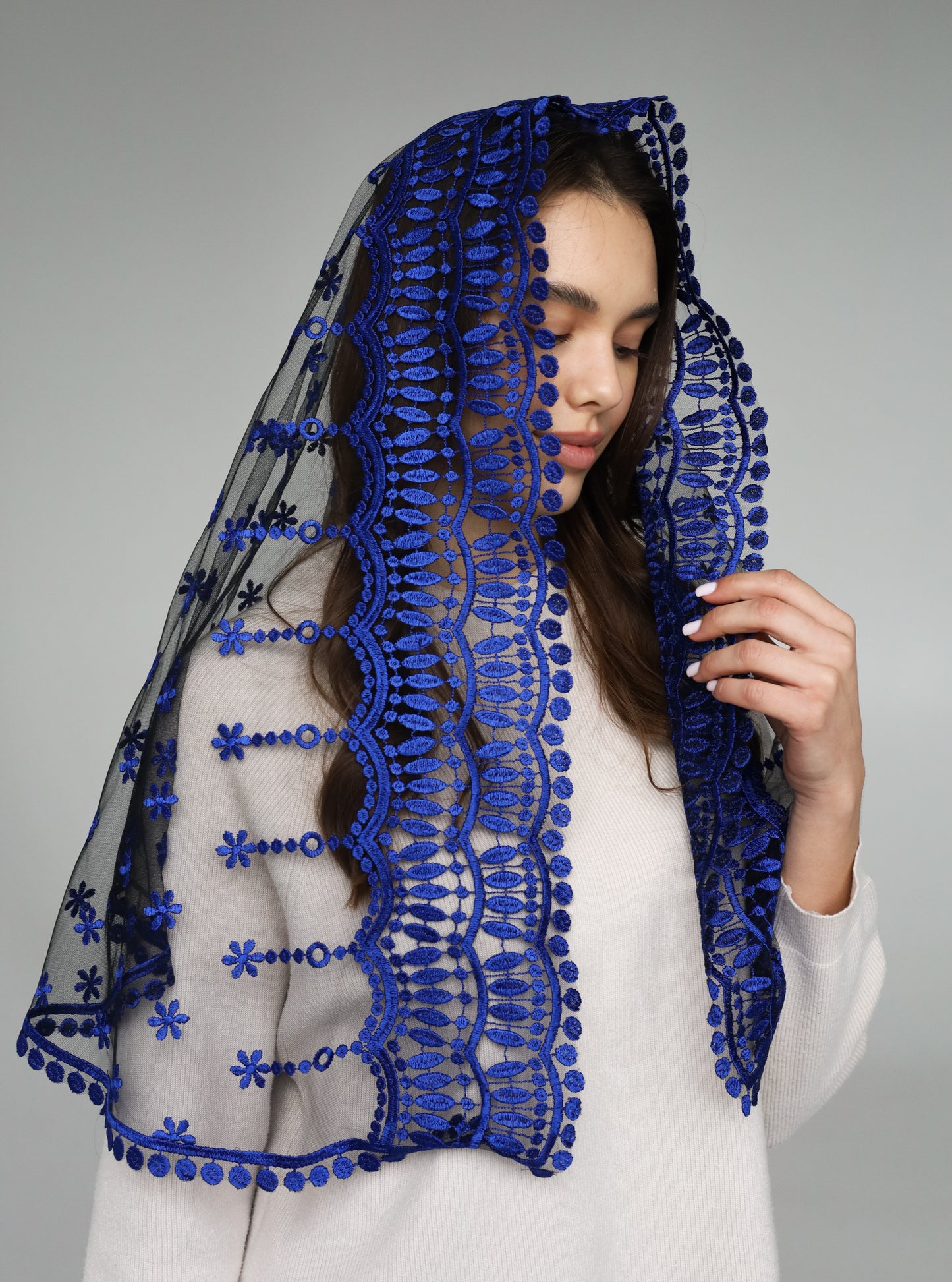 LONG ROYAL BLUE VEIL