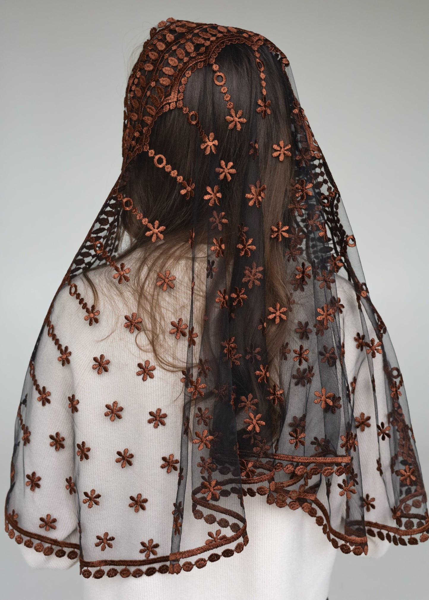 LONG BROWN MANTILLA