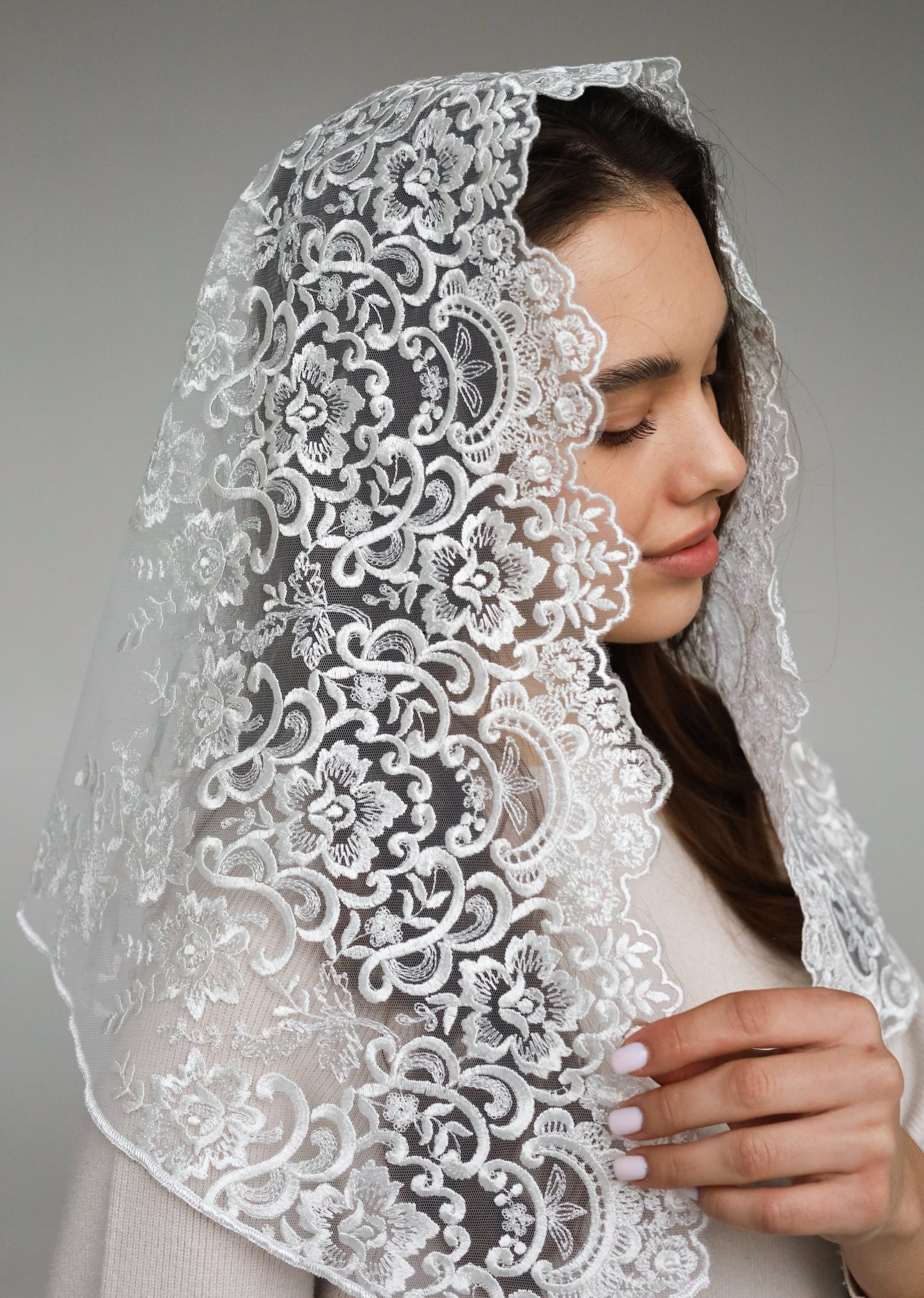 TRIANGLE IVORY VEIL