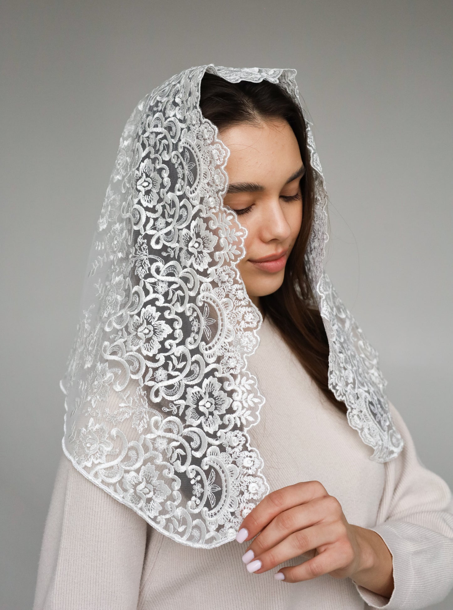 TRIANGLE IVORY VEIL