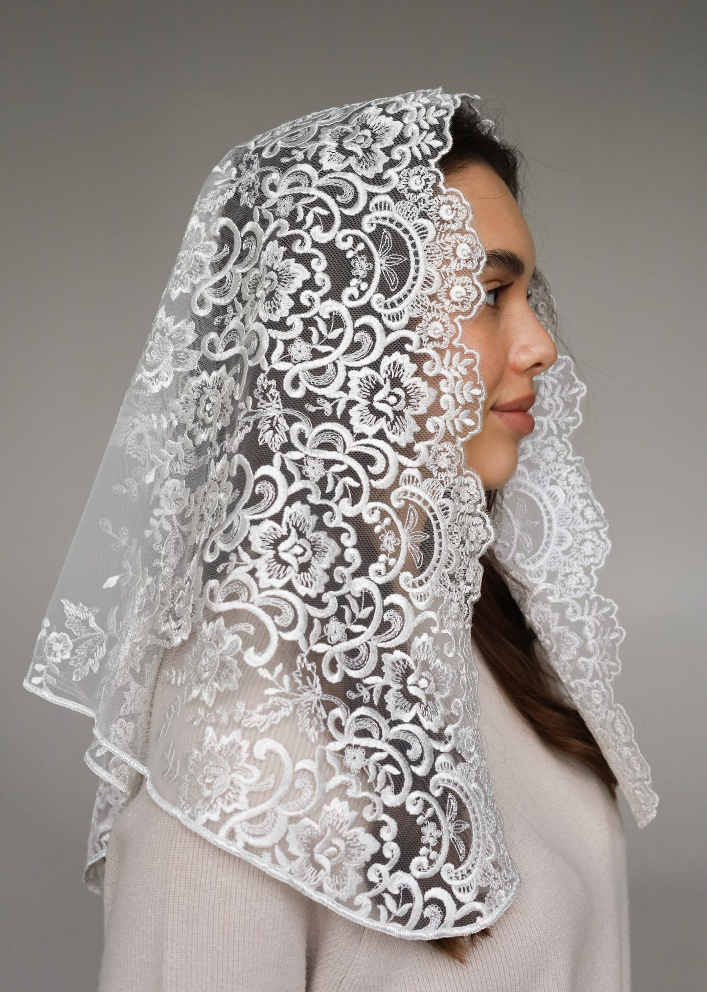 TRIANGLE IVORY VEIL