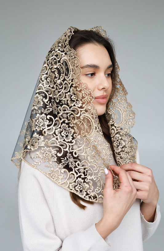 GOLD TRIANGLE VEIL