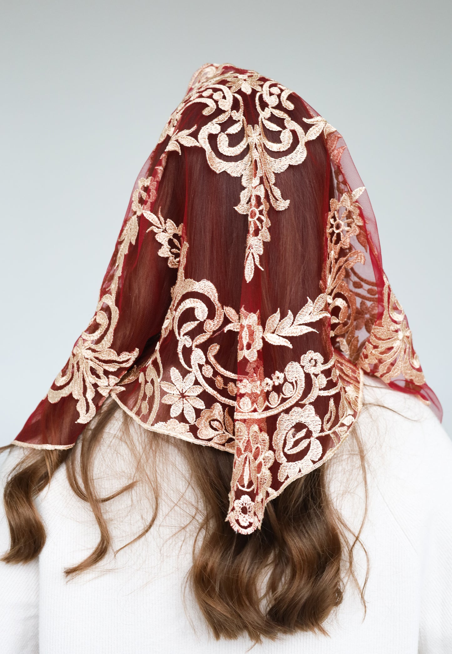 SHORT GOLD & BURGUNDY VEIL