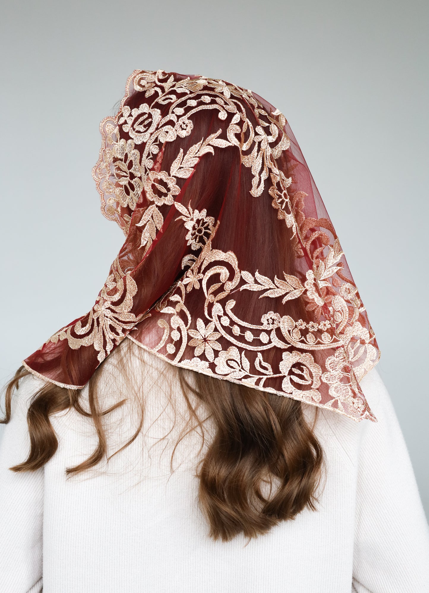 SHORT GOLD & BURGUNDY VEIL