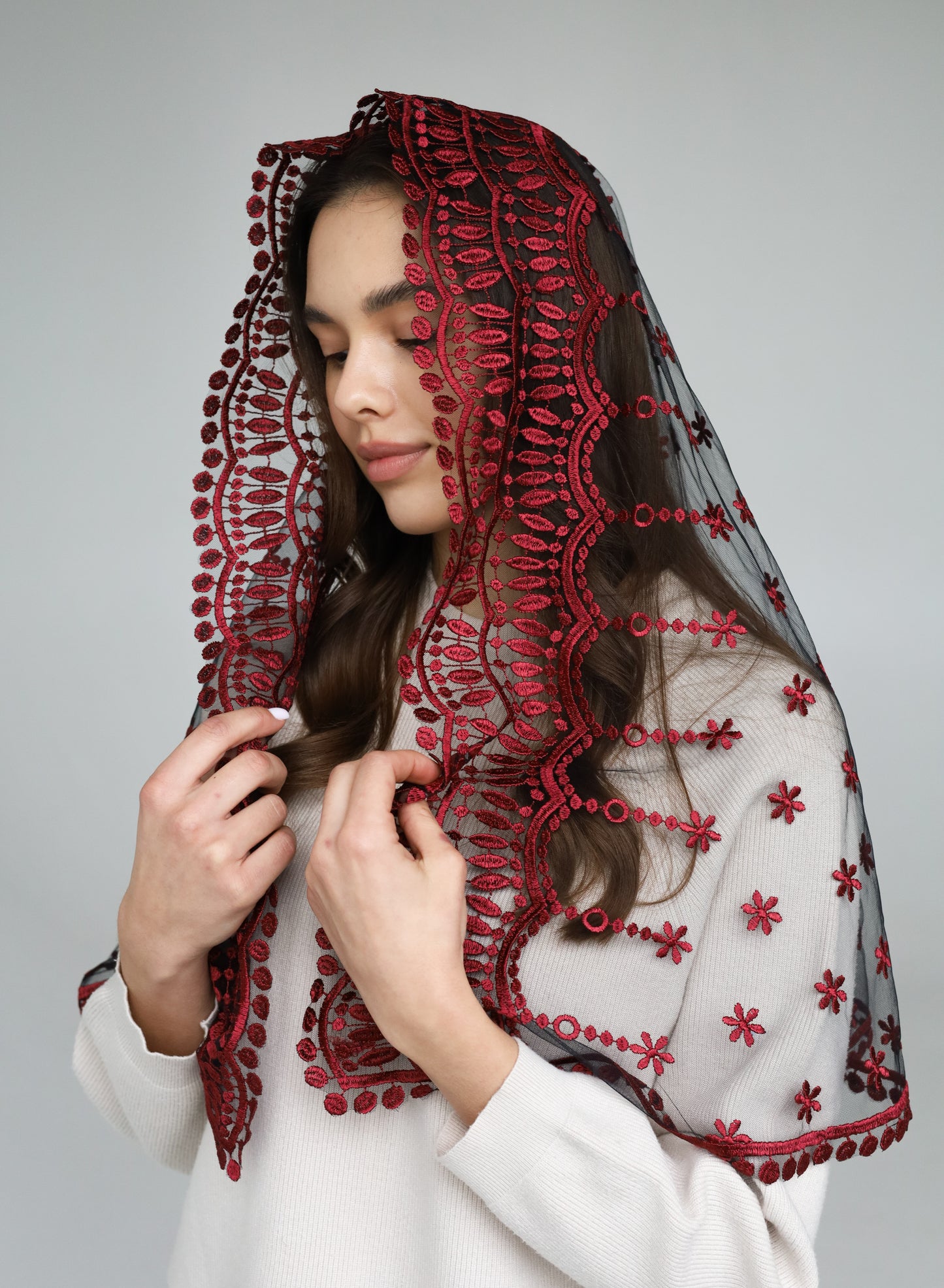 LONG BURGUNDY MANTILLA