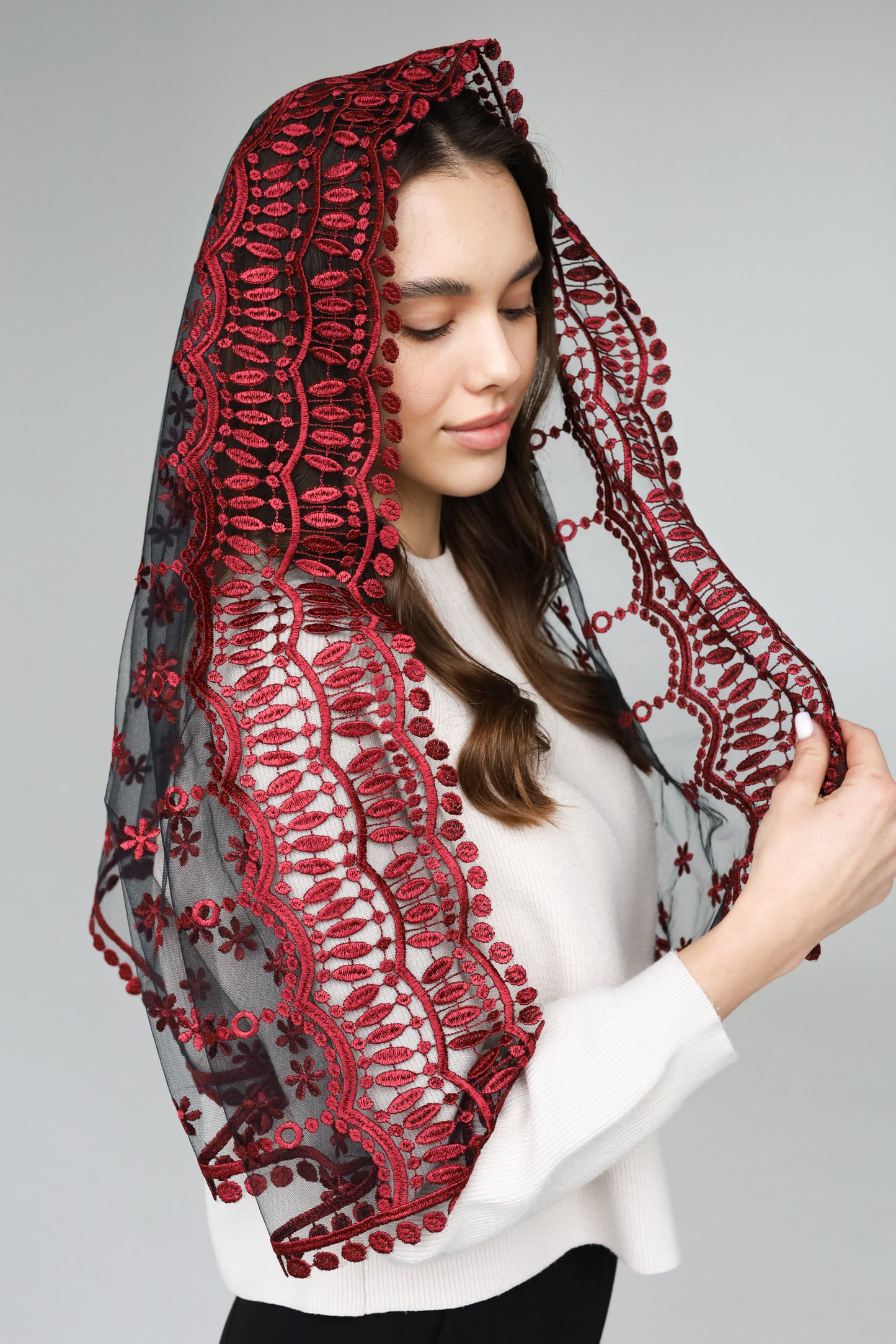 LONG BURGUNDY MANTILLA