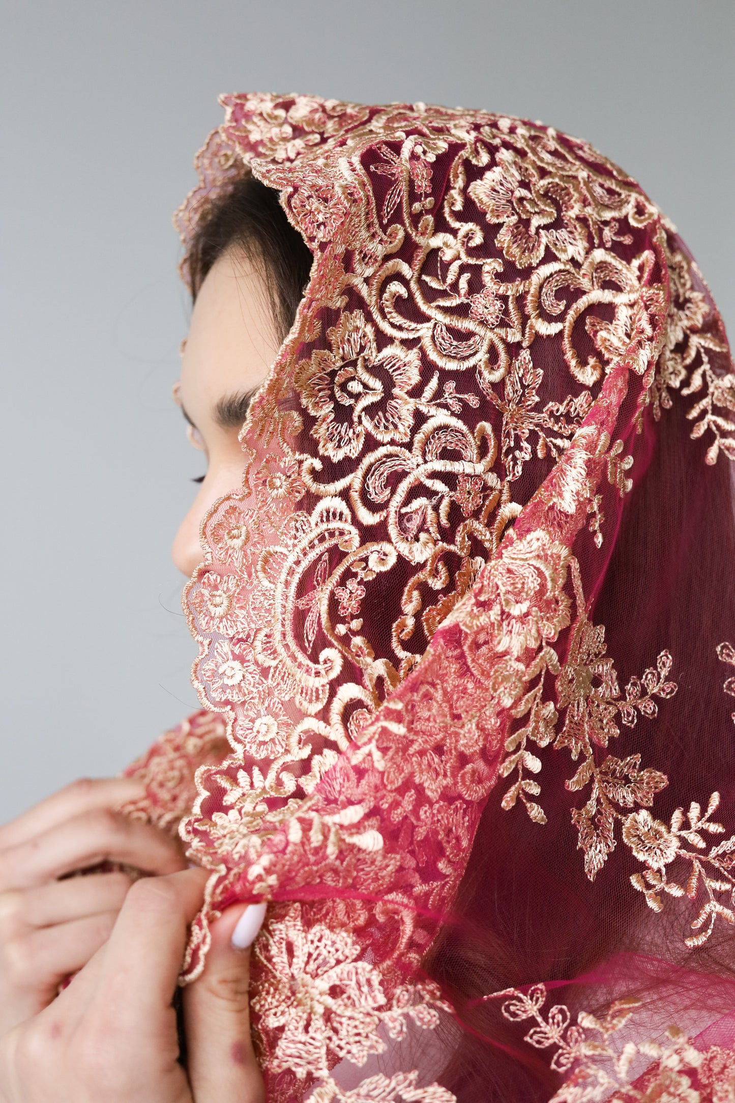 PINK & GOLD MANTILLA