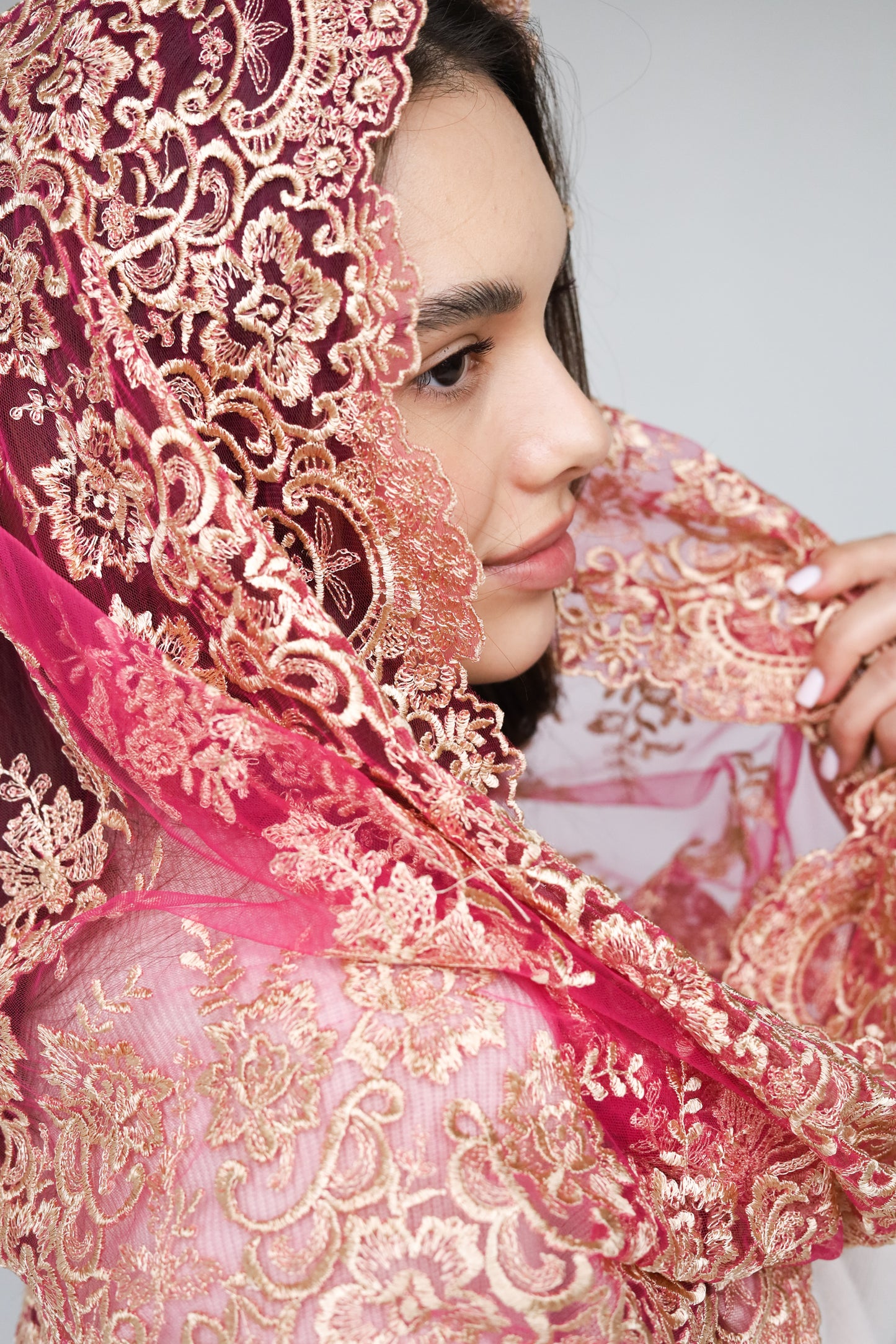 PINK & GOLD MANTILLA