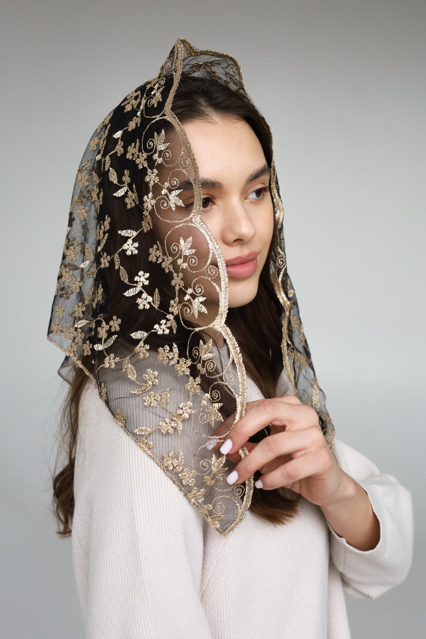 GOLD TRIANGLE VEIL