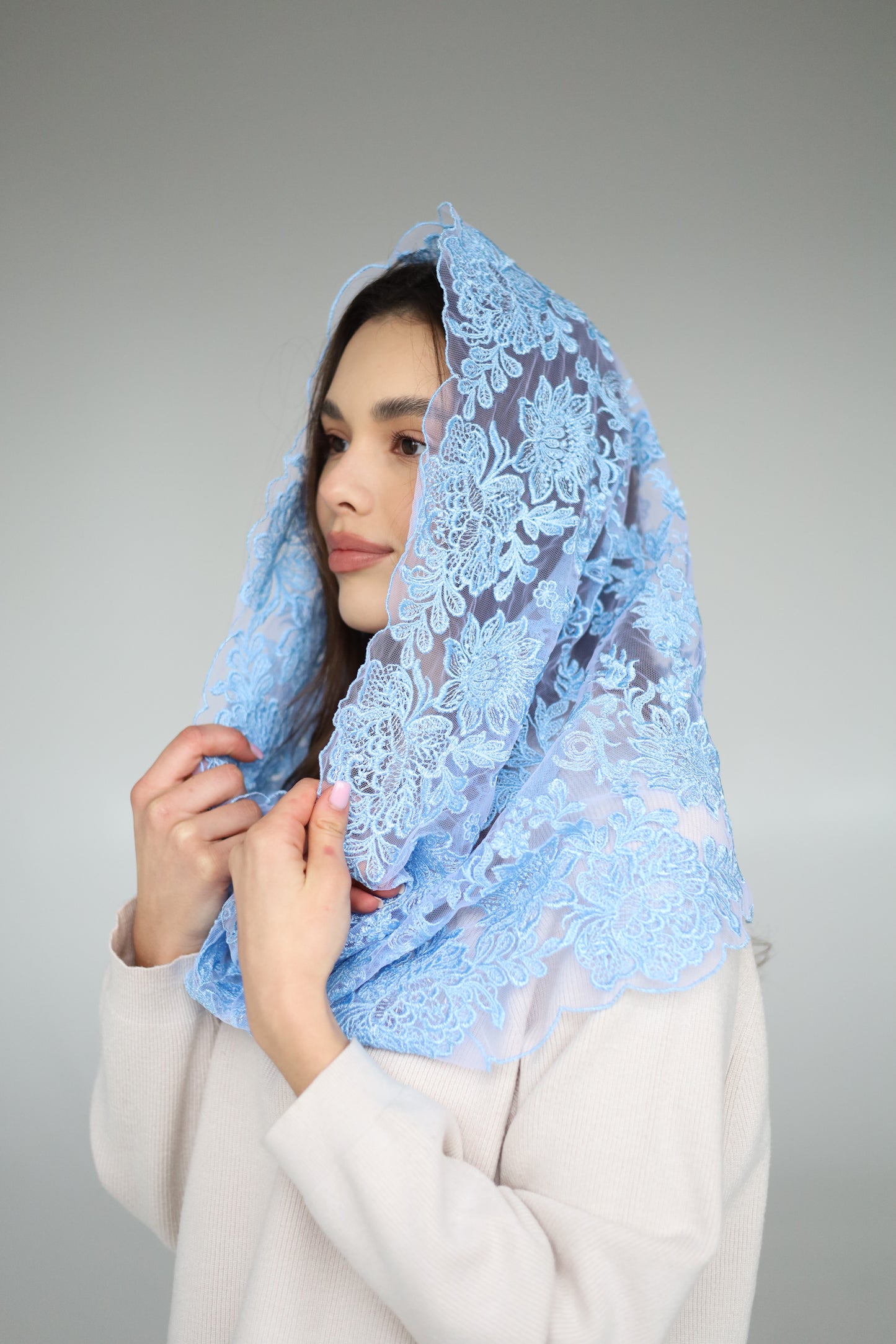 BLUE INFINITY MANTILLA