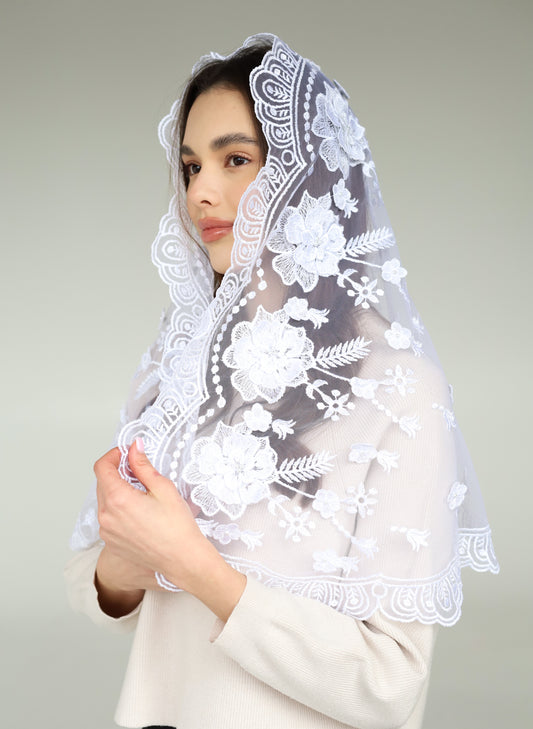 3D FLORAL MANTILLA