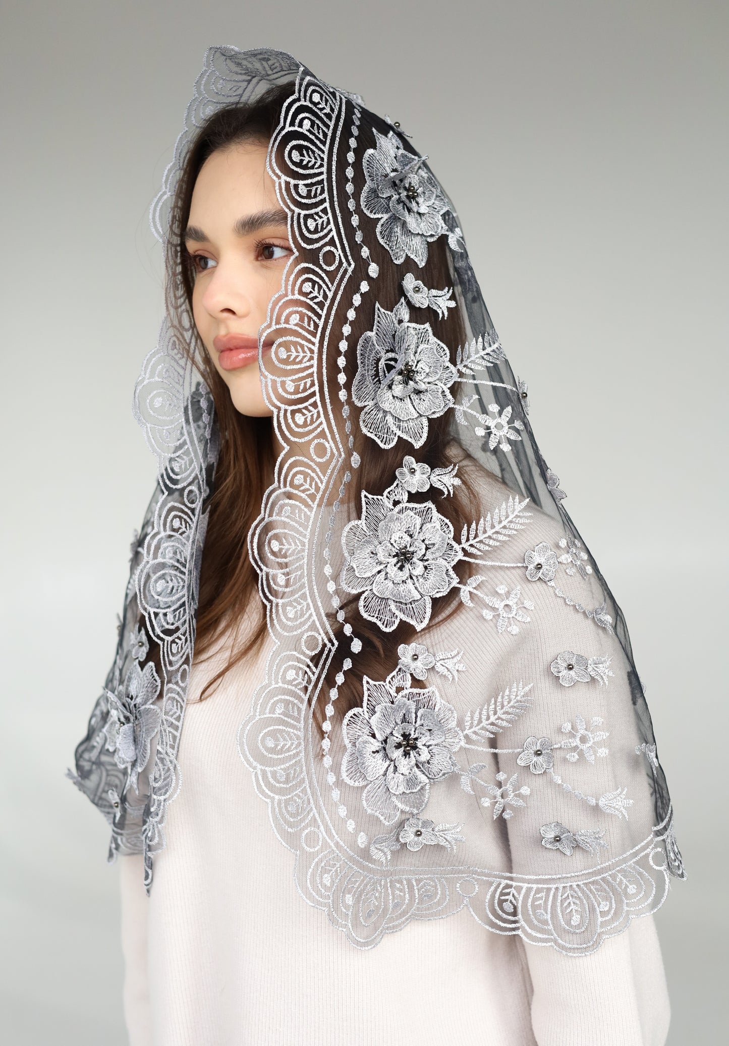 LONG GREY MANTILLA WITH 3D FLOWERS