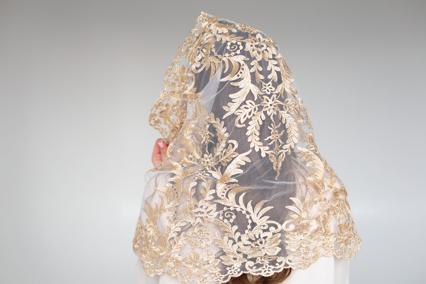 GOLD INFINITY MANTILLA