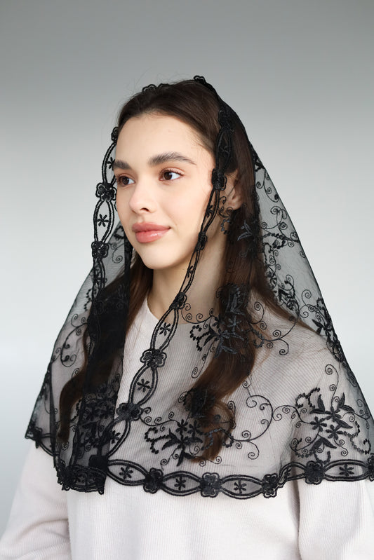 LONG BLACK MANTILLA