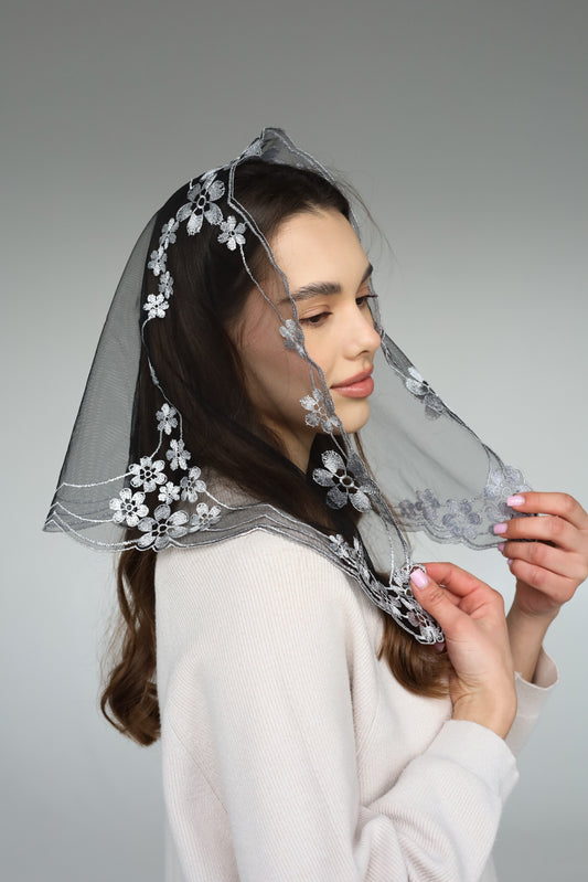 GREY FLORAL VEIL