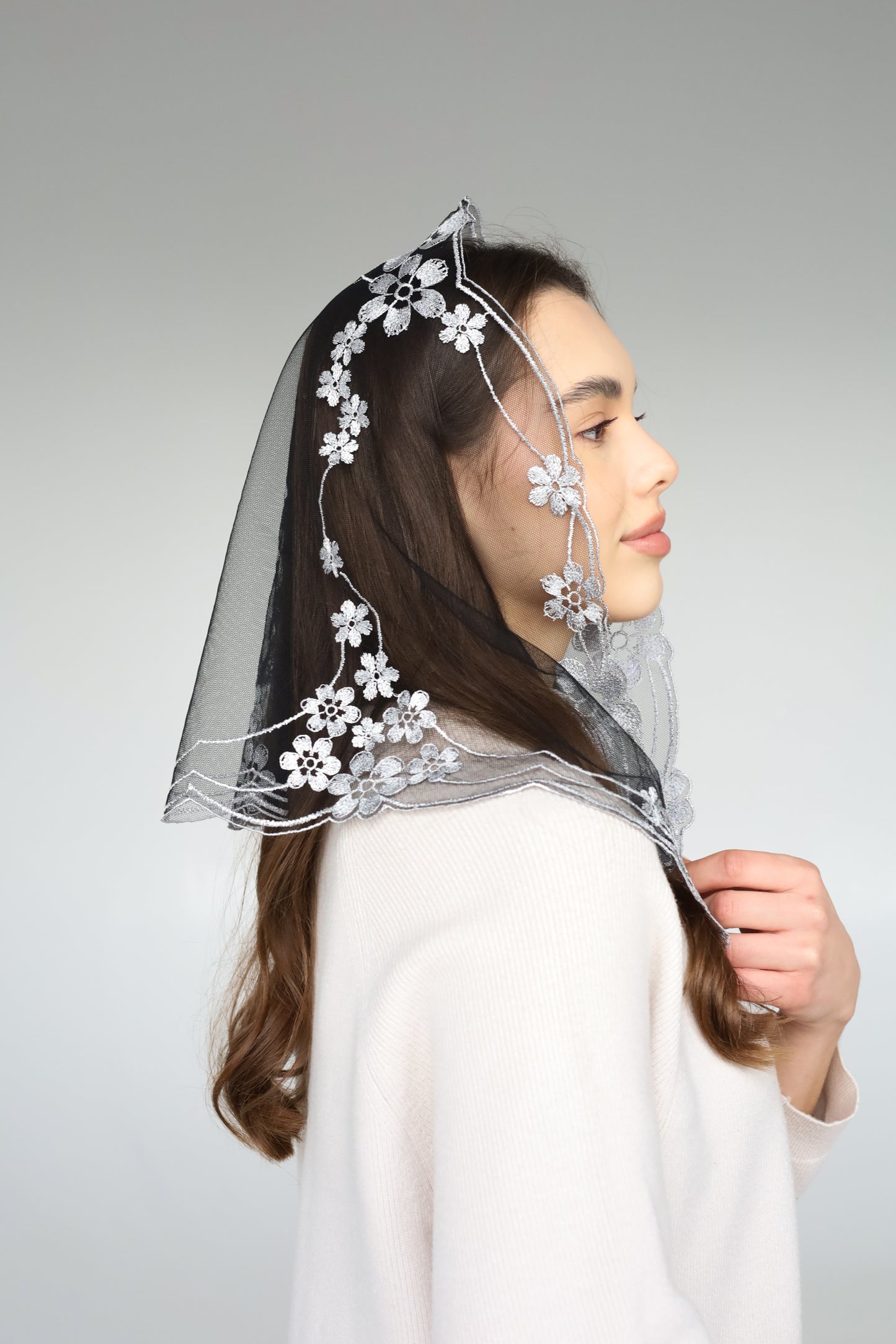 GREY FLORAL VEIL