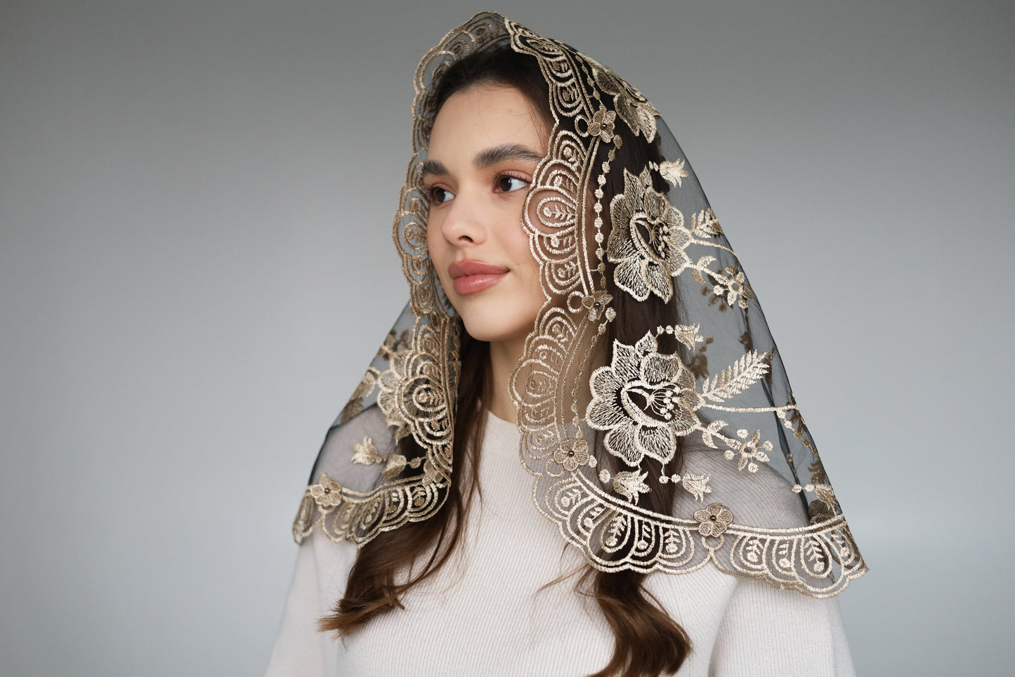 SHORT 3D VEIL WITH FLOWERS