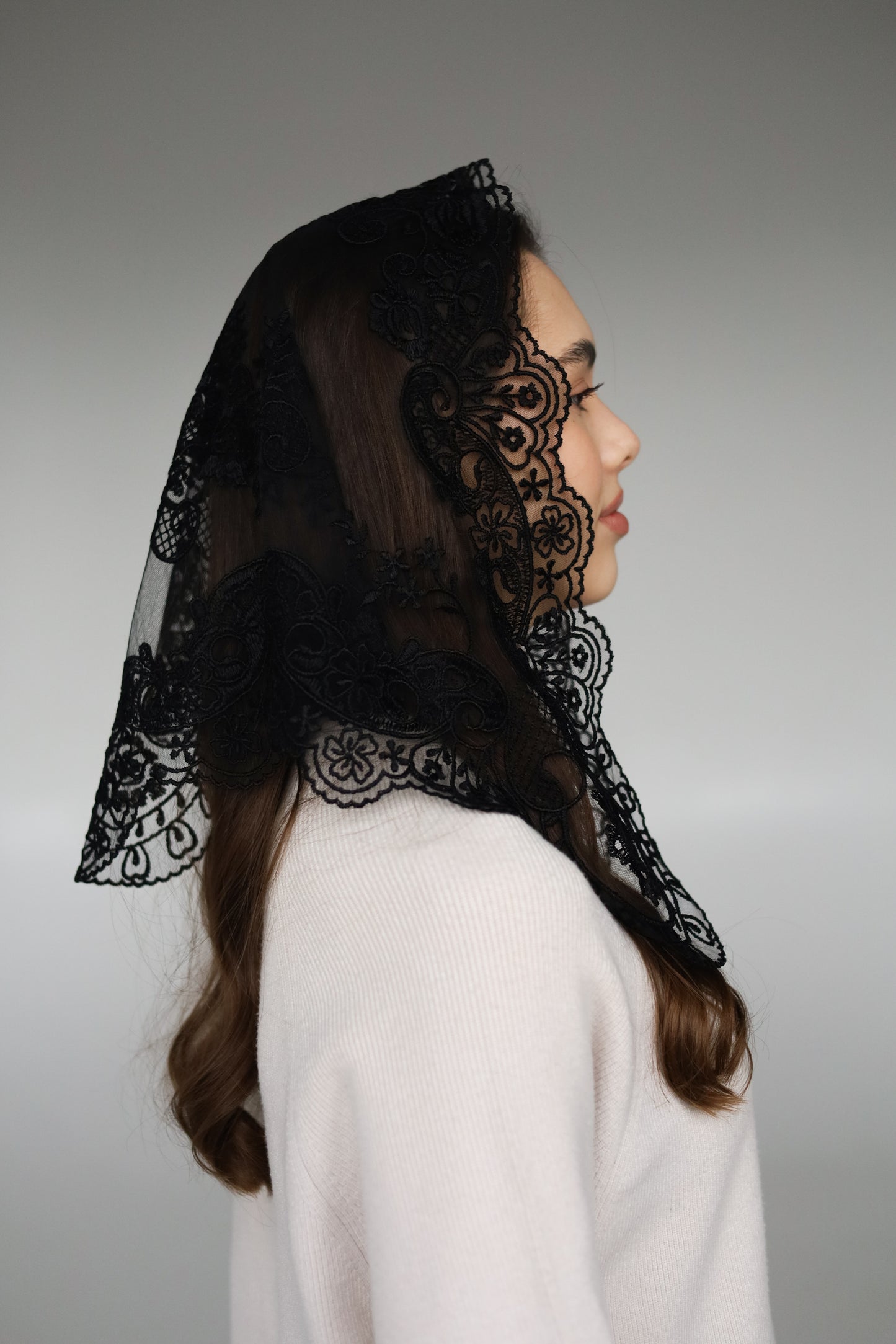 BLACK TRIANGLE VEIL