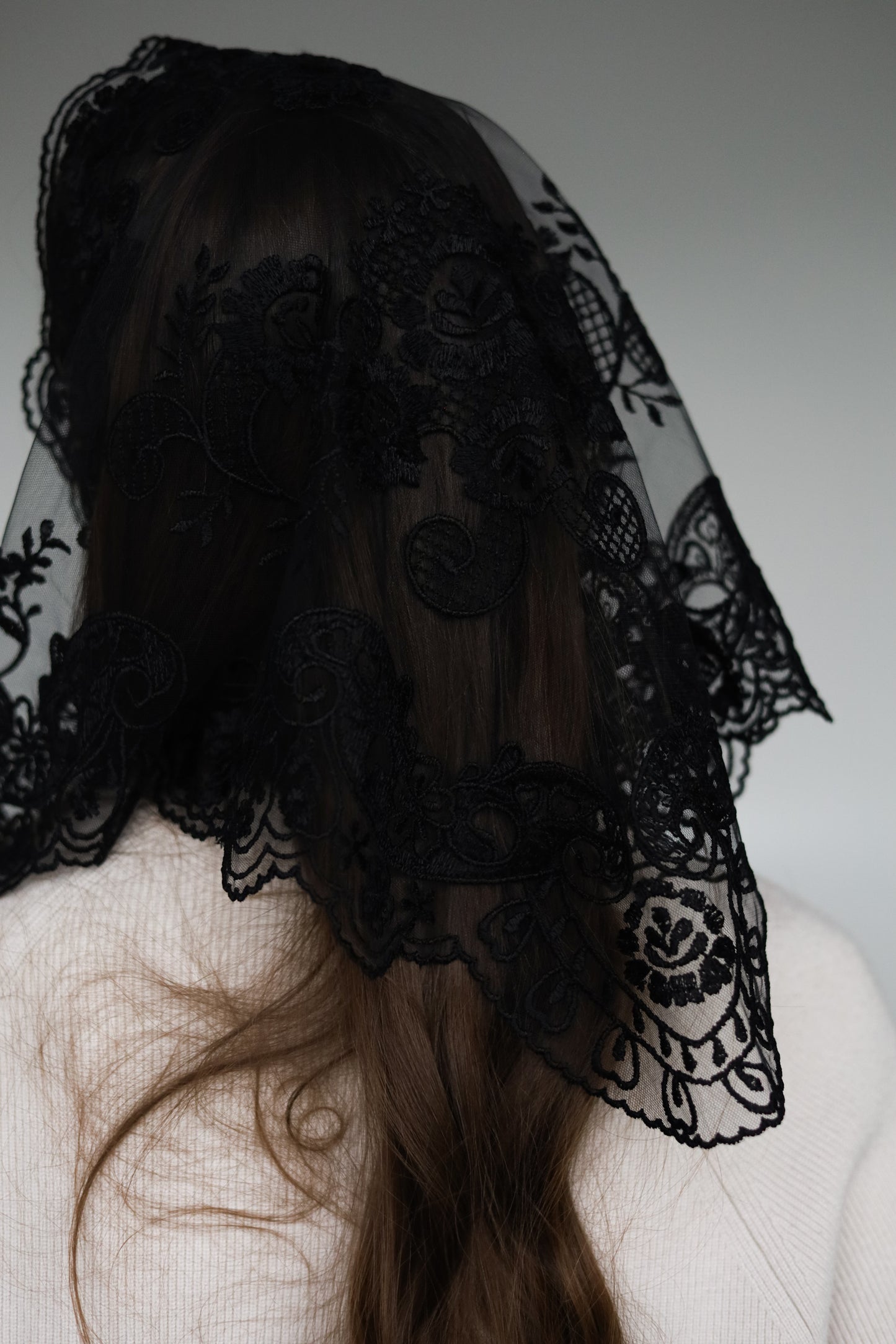 BLACK TRIANGLE VEIL